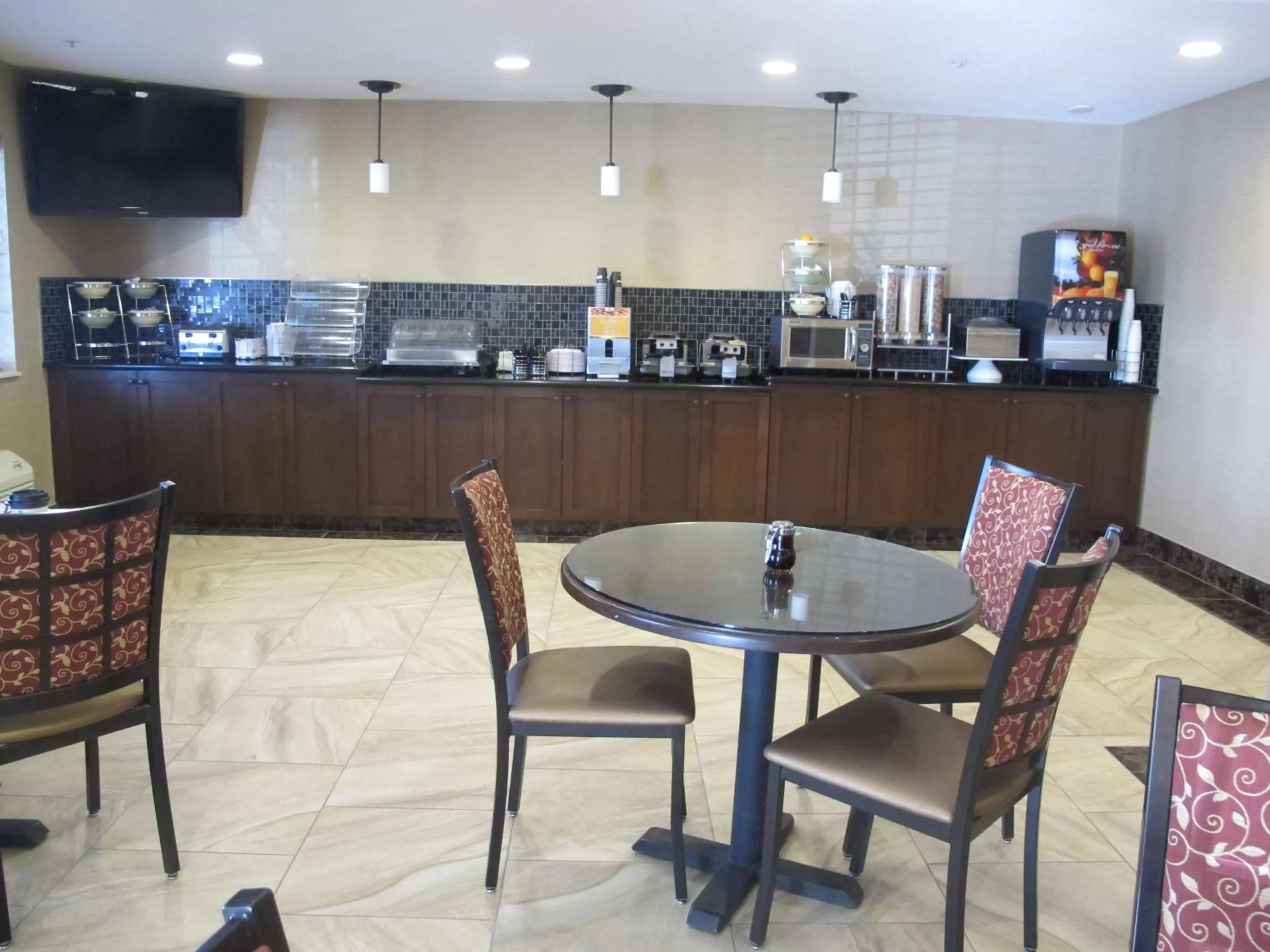 Restaurant/places to eat in Best Western Woodland Inn