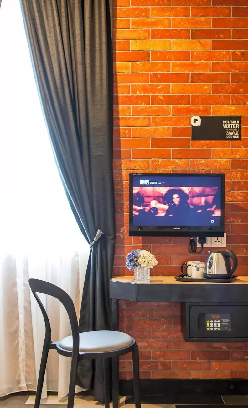 Seating area, TV/Entertainment Center in the youniQ Hotel, Kuala Lumpur International Airport