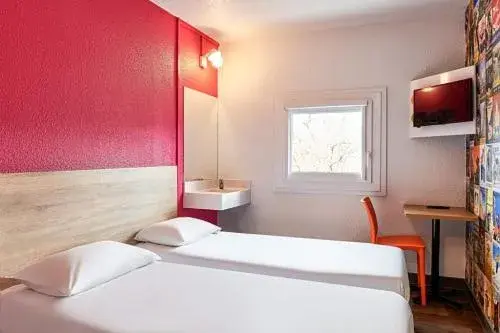 Bed in hotelF1 Grenoble Université