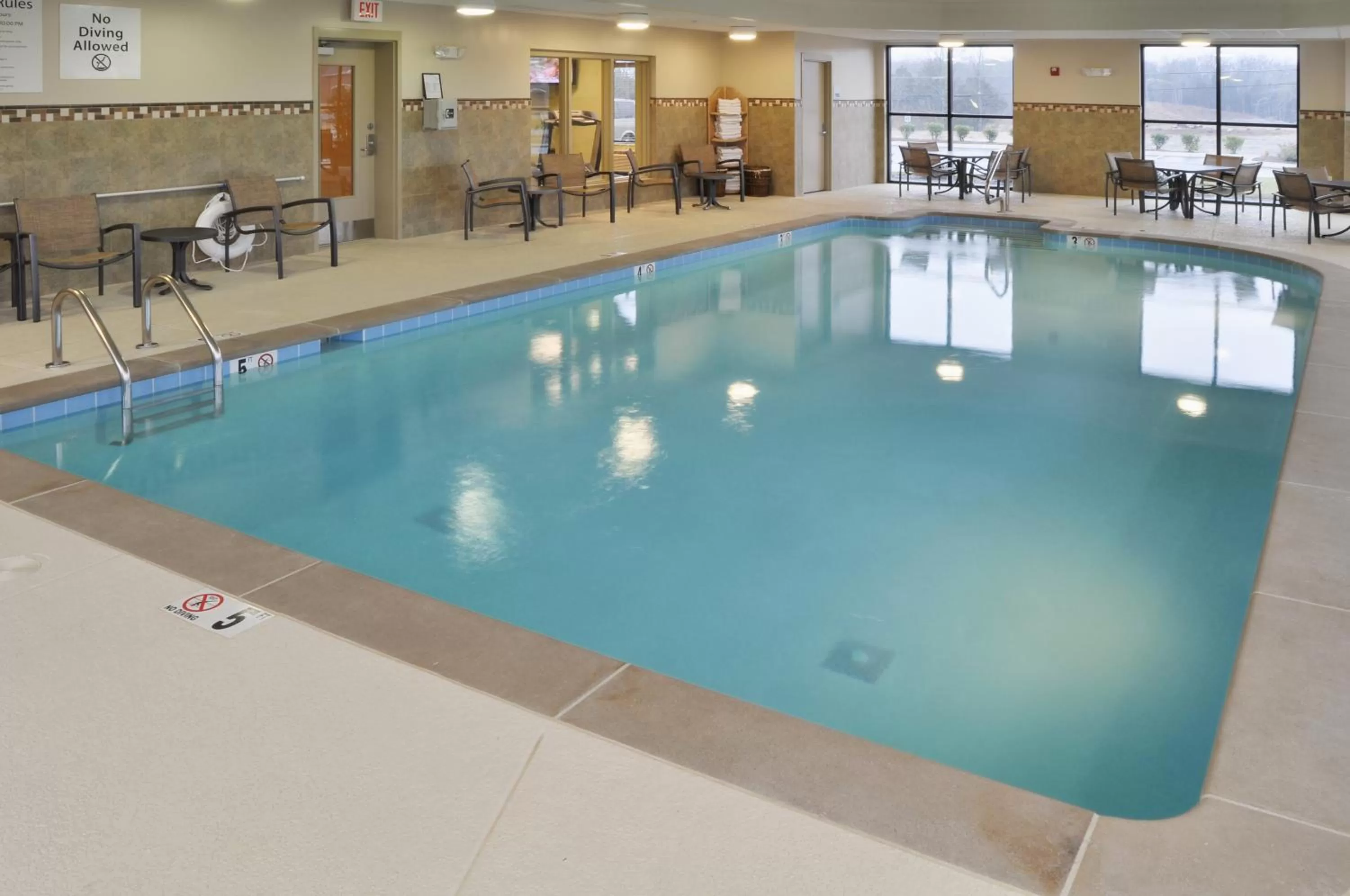Swimming pool in Holiday Inn Express Hotel & Suites Mount Juliet - Nashville Area by IHG