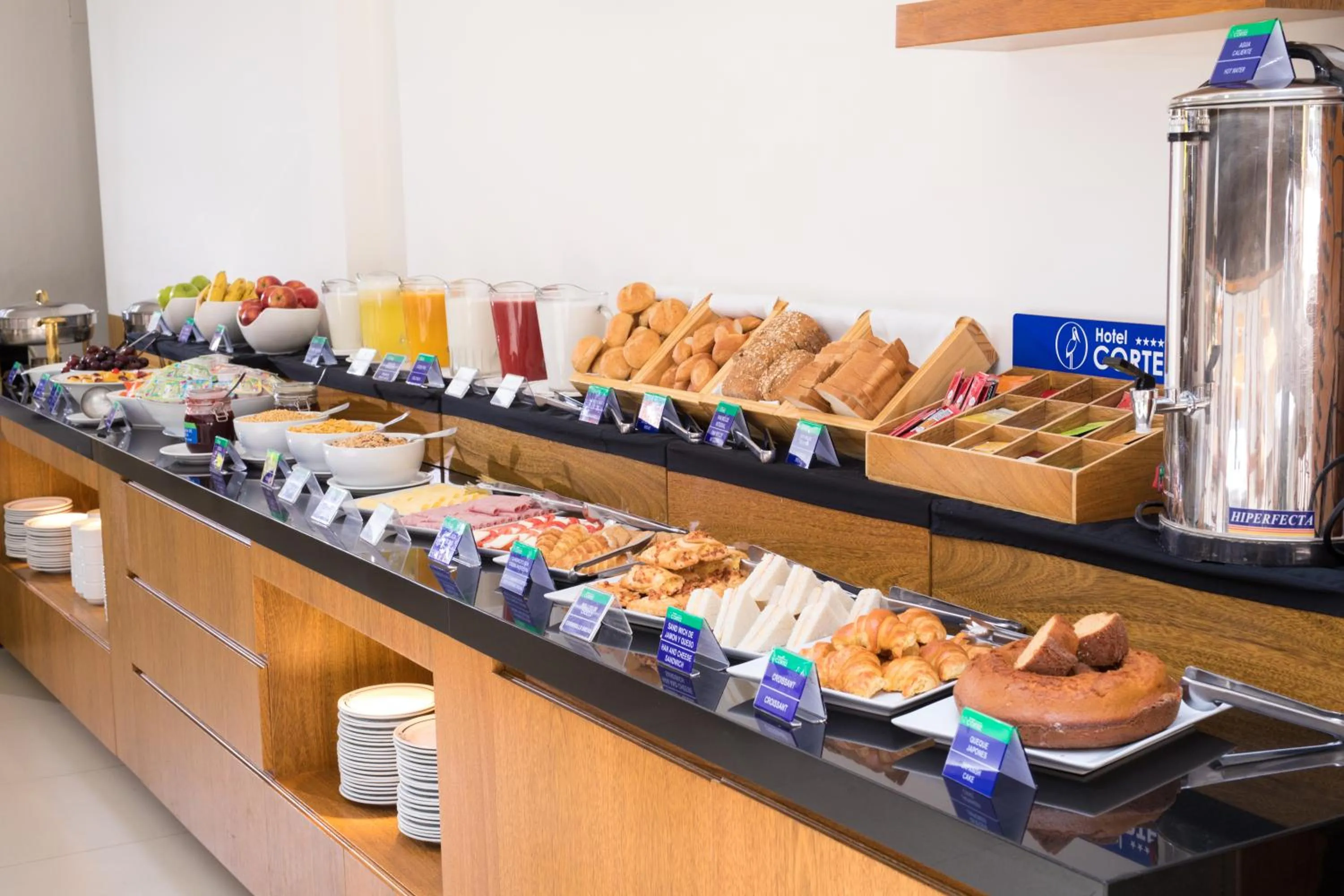 Buffet breakfast in Hotel Cortez