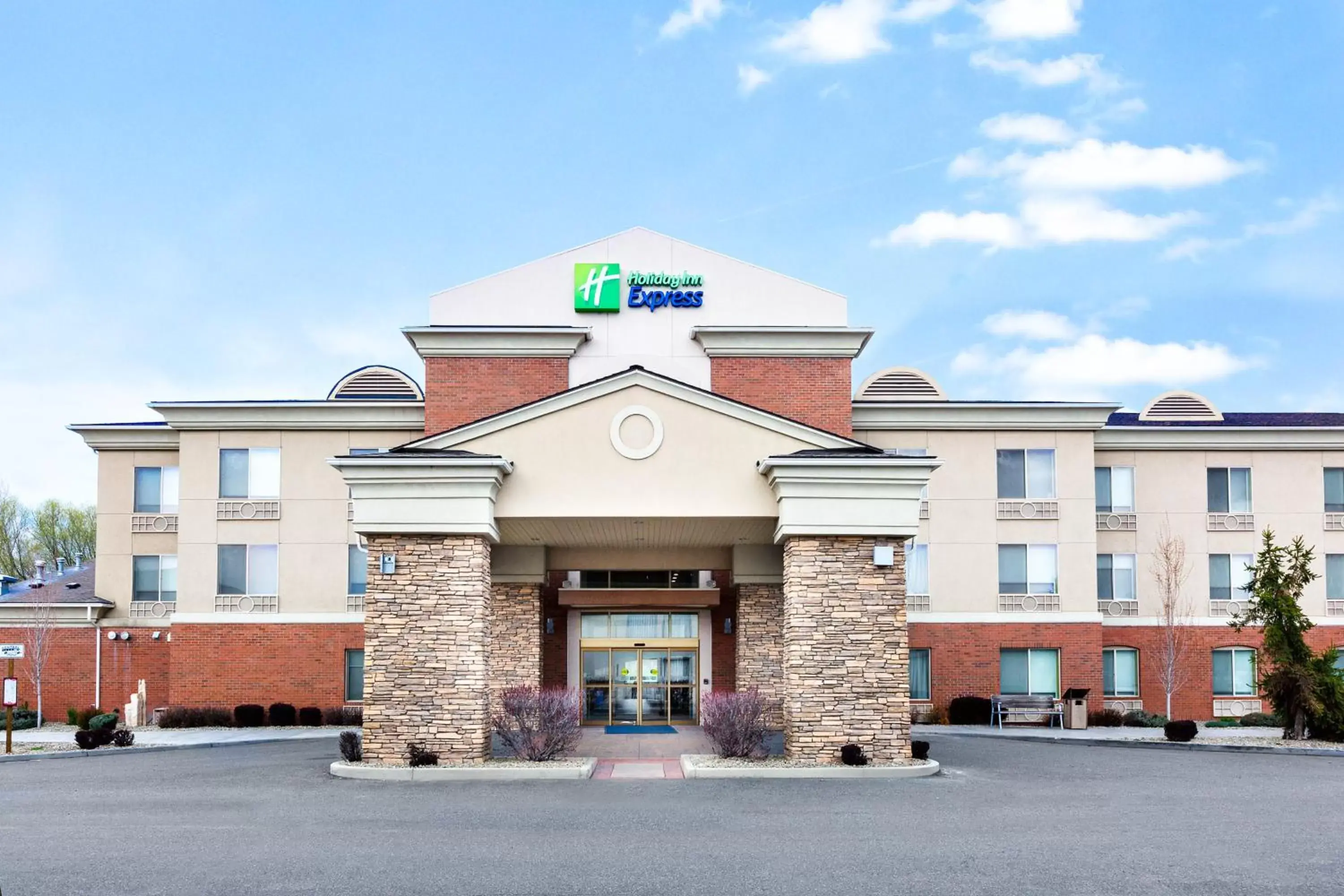 Property Building in Holiday Inn Express Ellensburg, an IHG Hotel