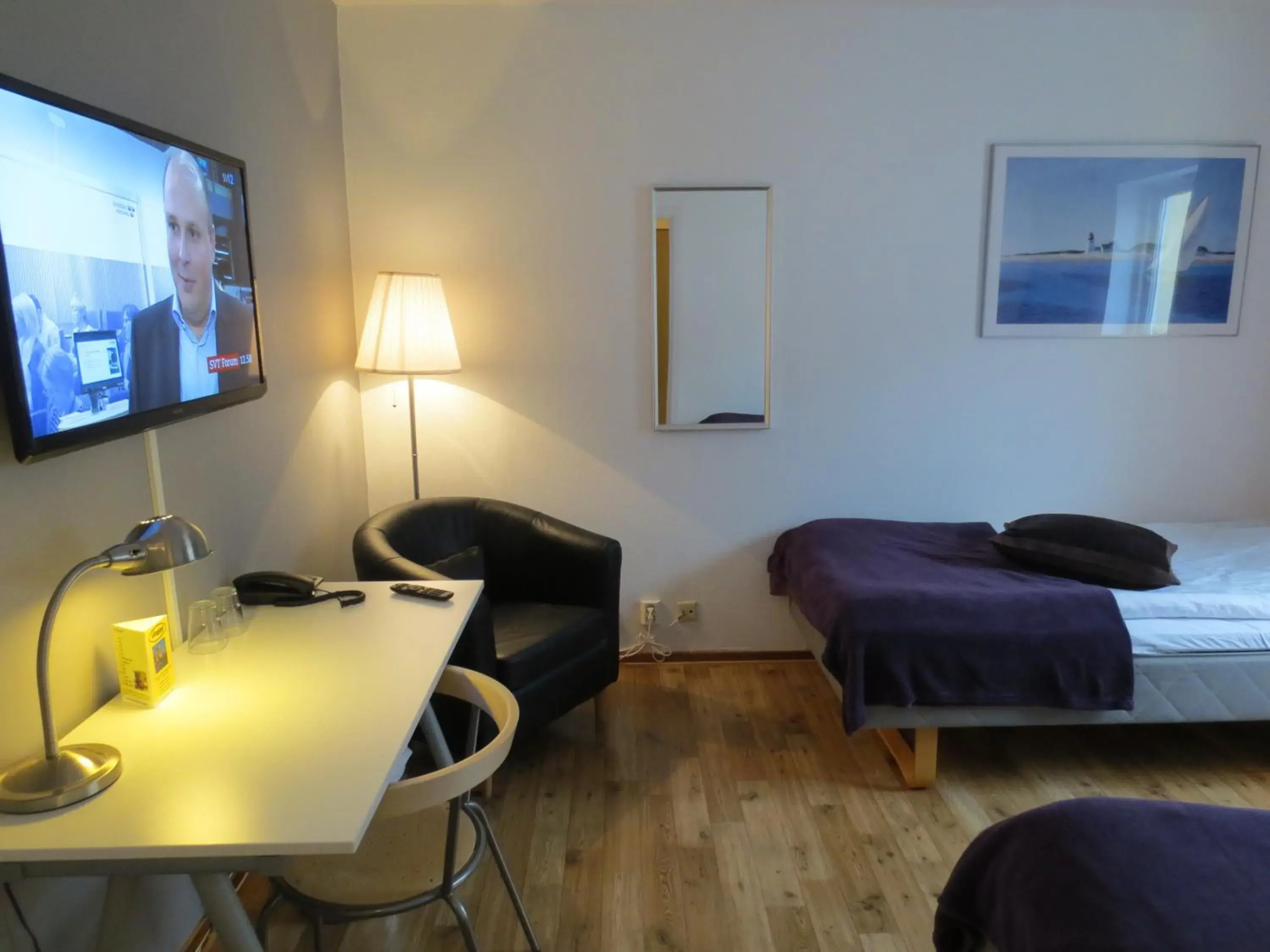 Photo of the whole room, TV/Entertainment Center in Hotel Göingehof