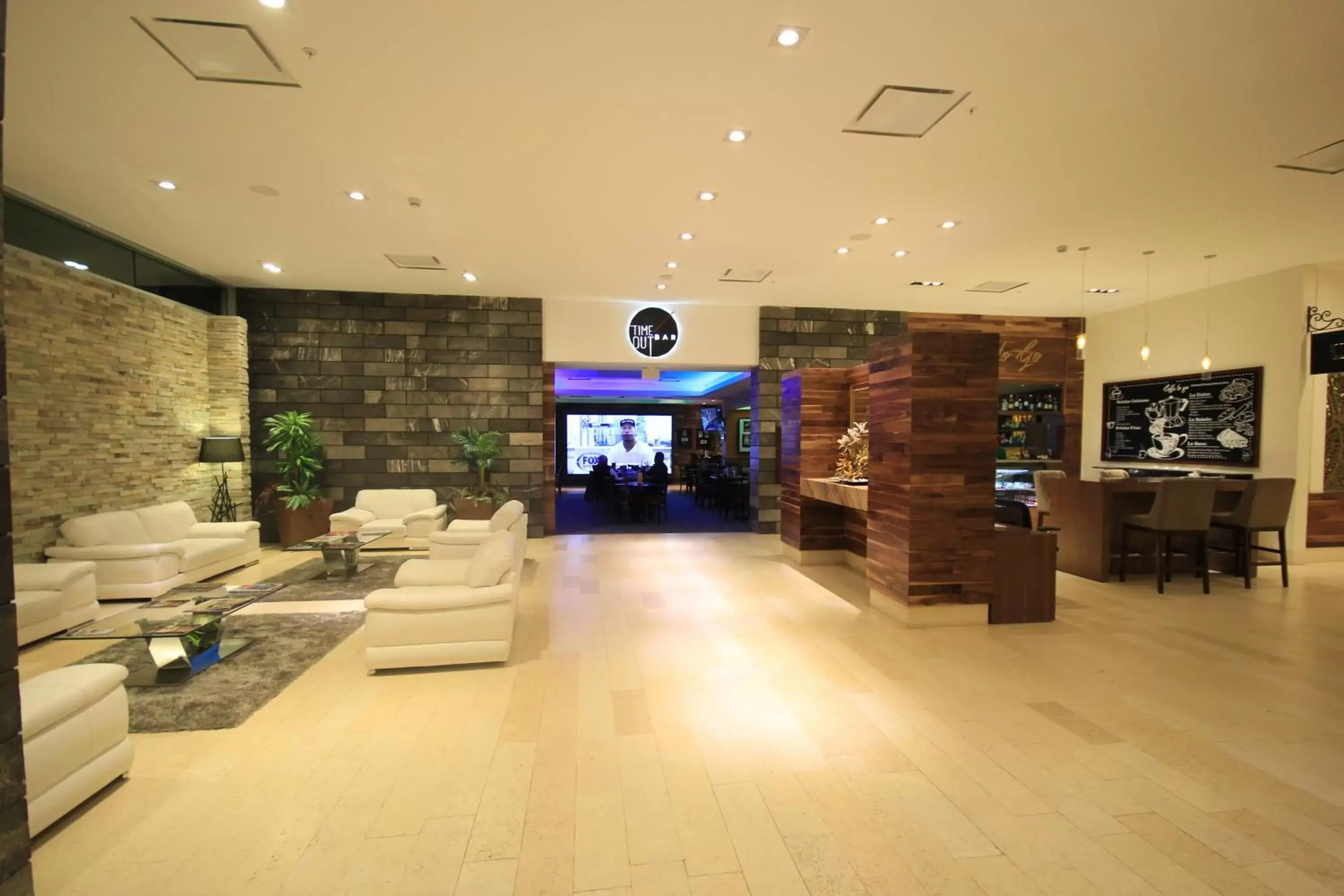 Property building, Lobby/Reception in Holiday Inn & Suites Plaza Mayor, an IHG Hotel