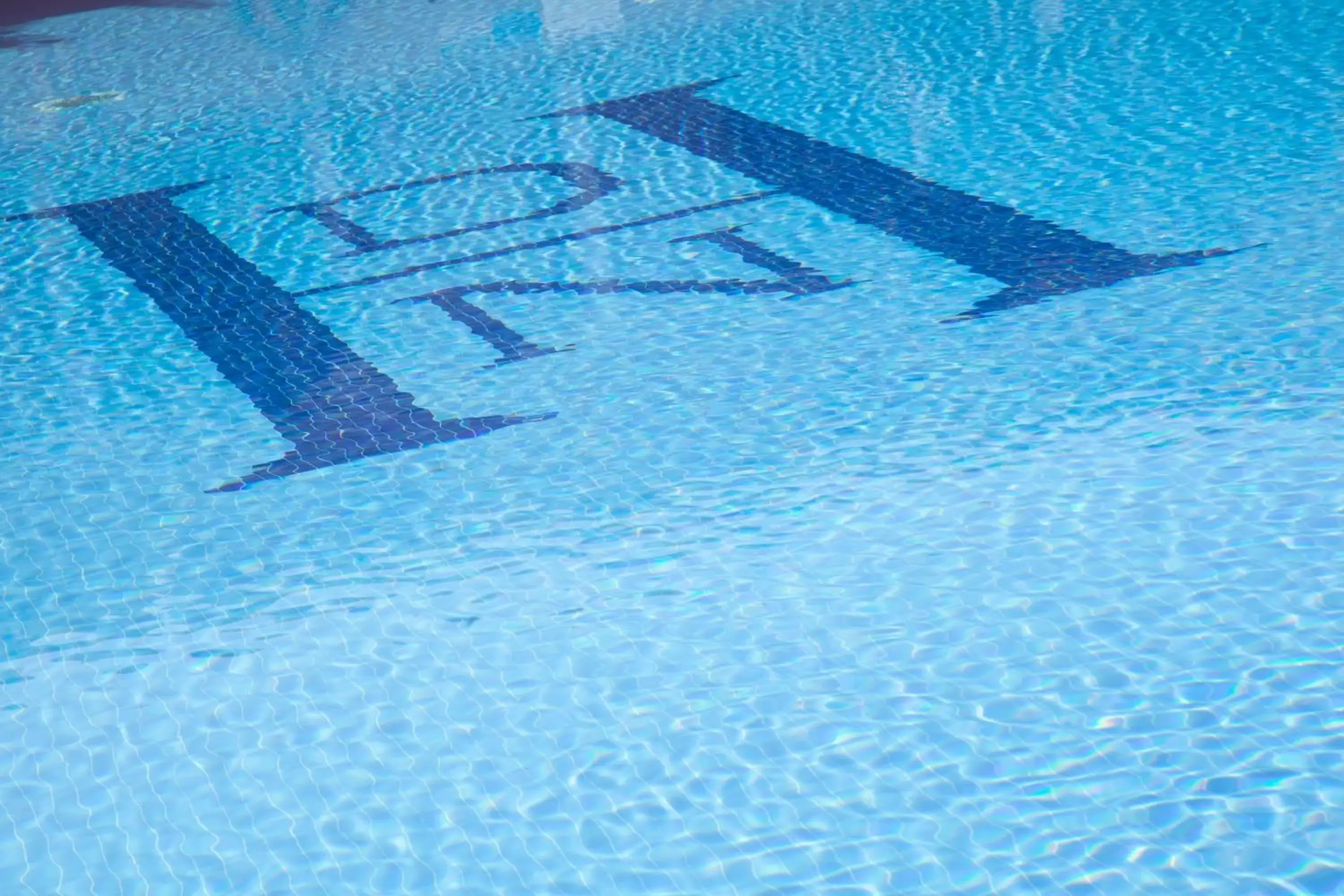 Swimming pool in Hotel Duque de Najera