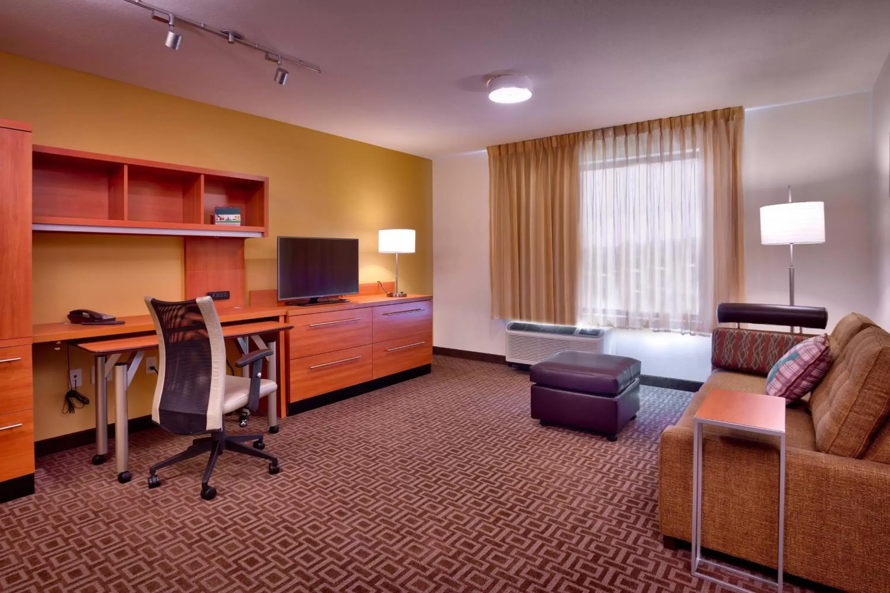 Living room, Seating Area in TownePlace Suites by Marriott Salt Lake City-West Valley