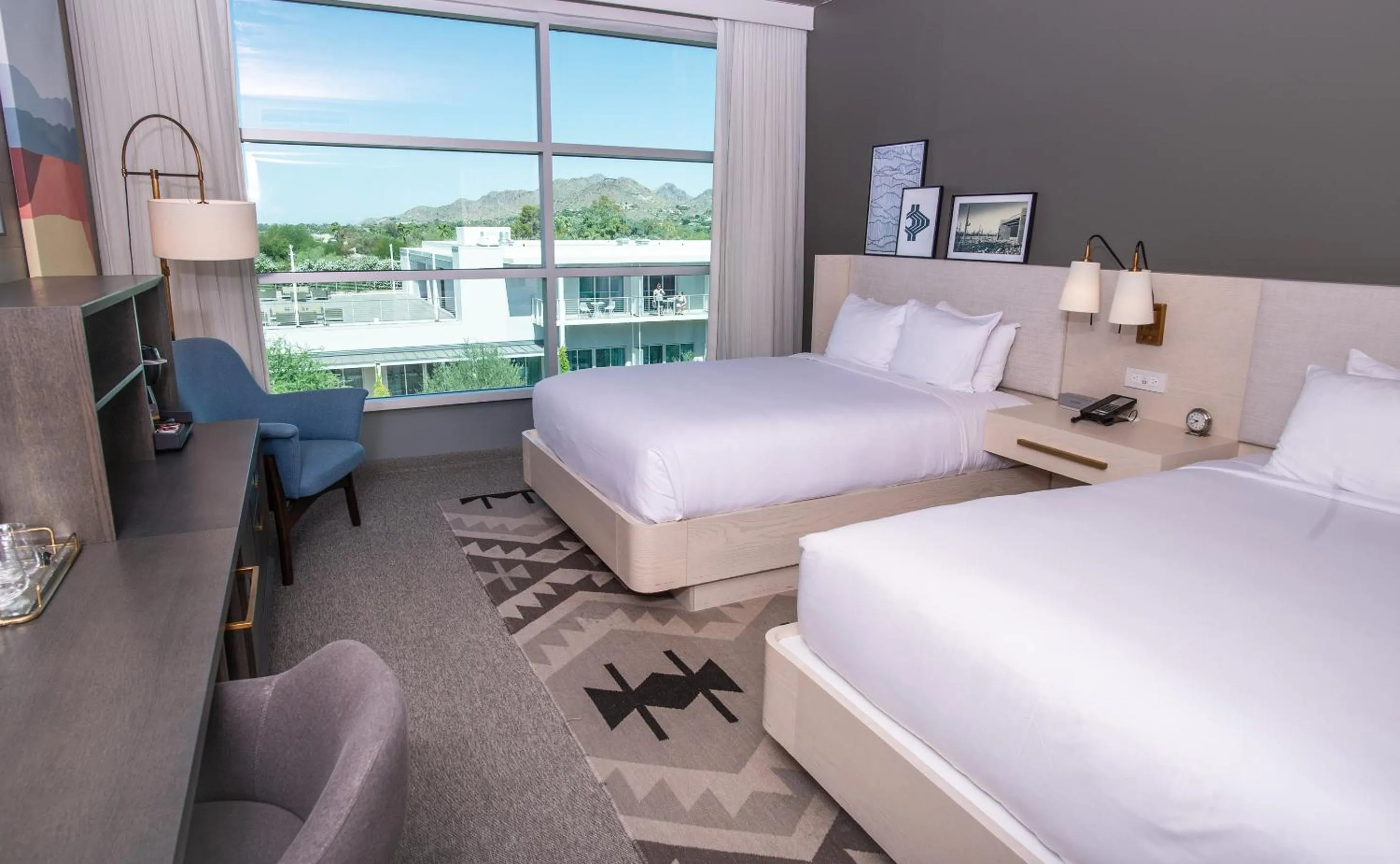 Bedroom, Bed in Mountain Shadows Resort Scottsdale