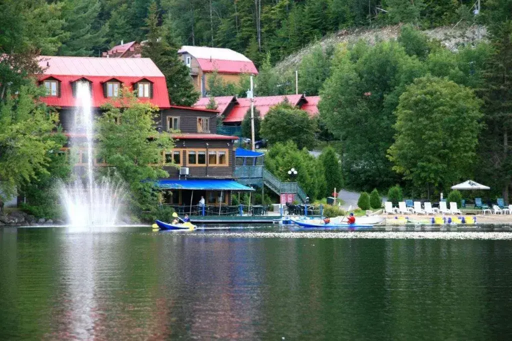 Property Building in Auberge du Lac Morency