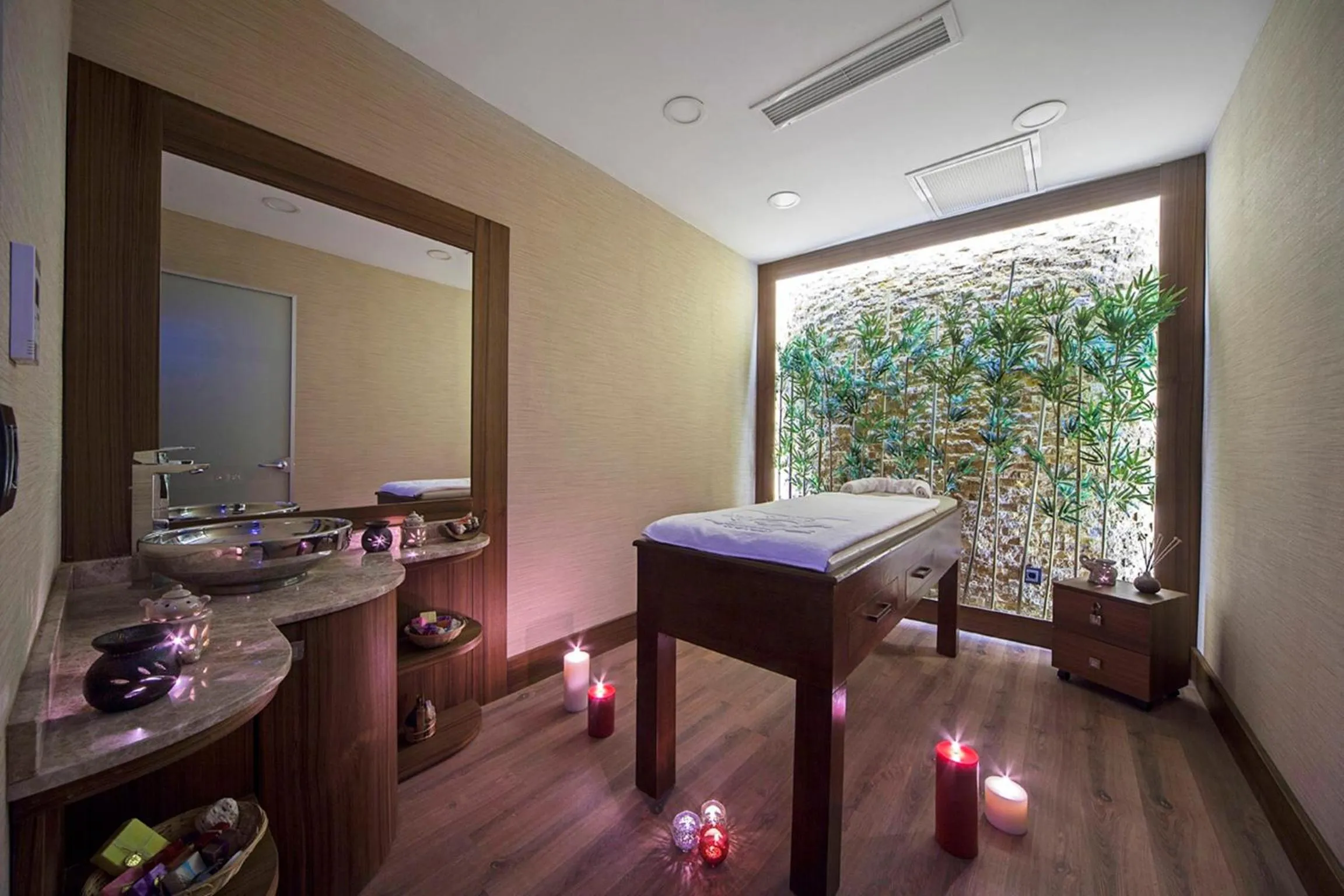 Spa and wellness centre/facilities in Dosso Dossi Hotels Old City
