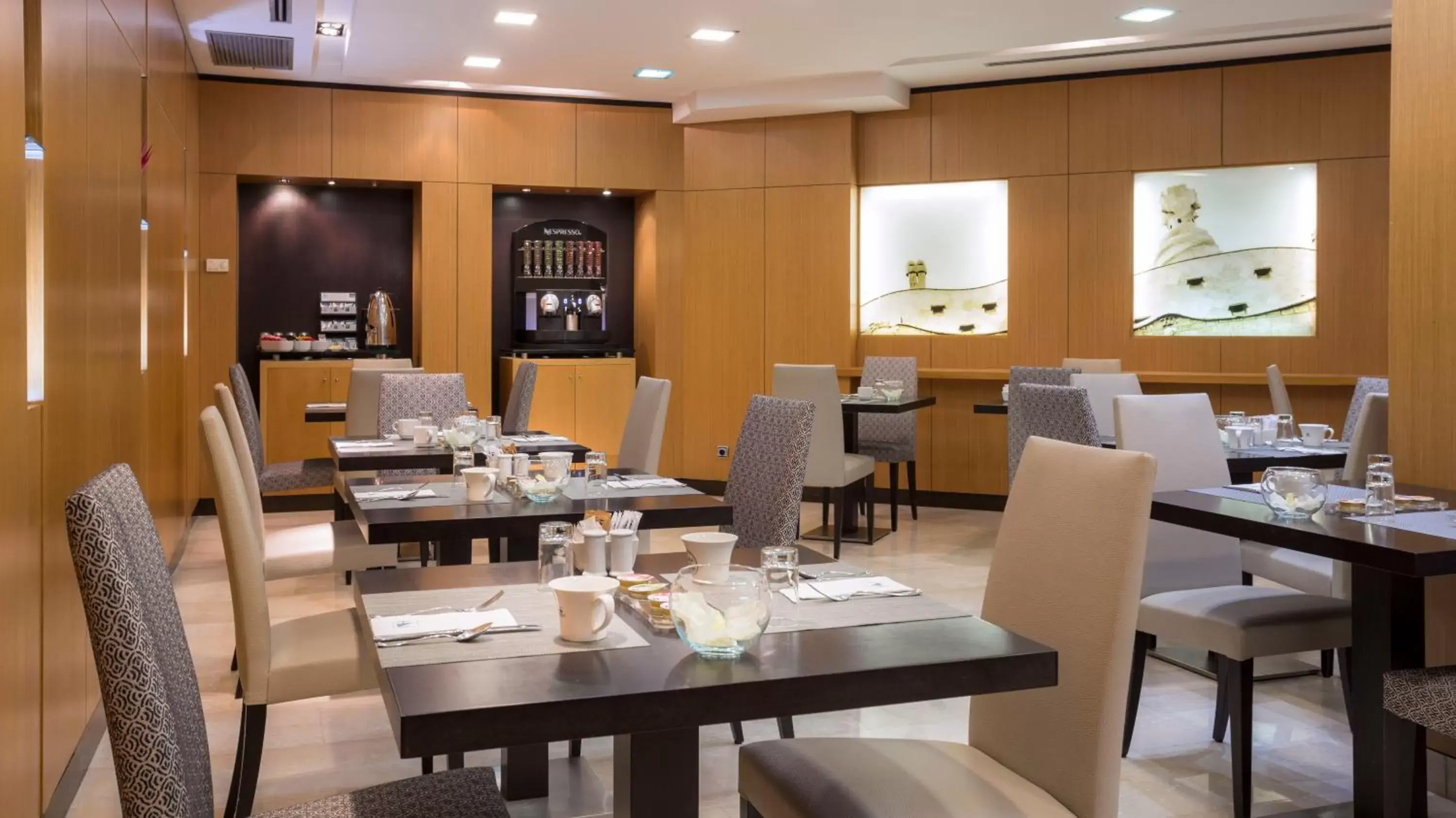 Lounge or bar, Restaurant/Places to Eat in Eurostars Monumental