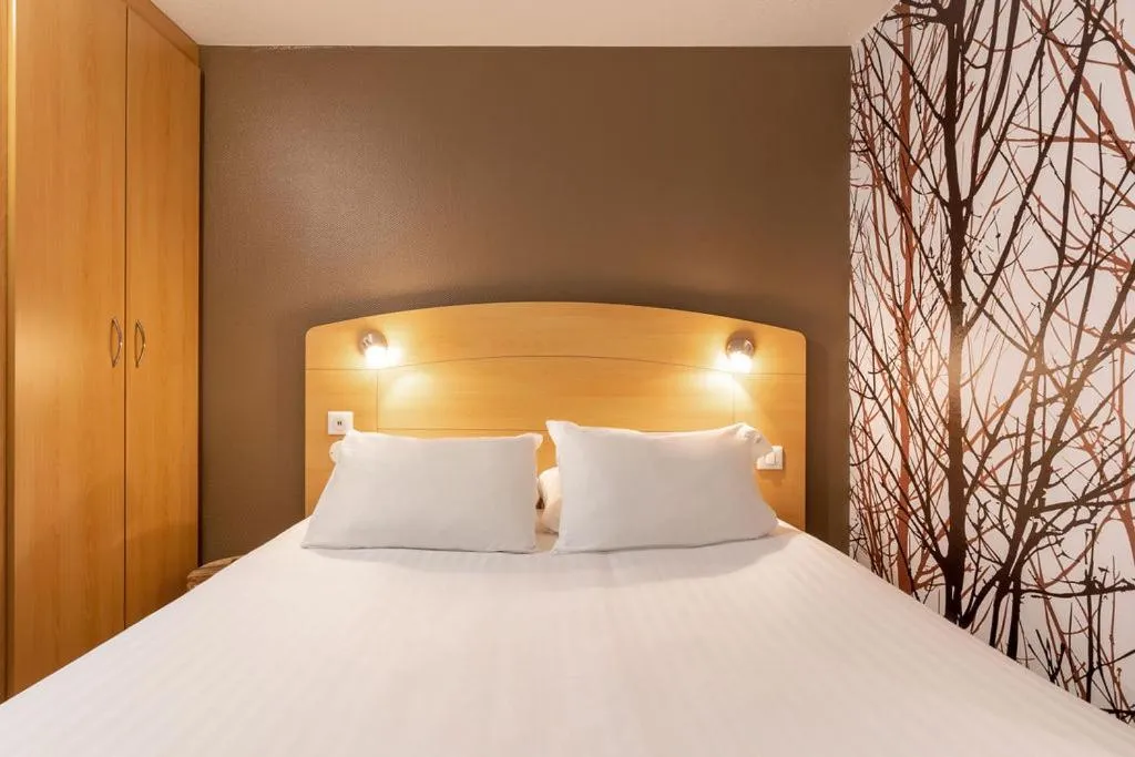 Bedroom, Bed in Sure Hotel by Best Western Plaisir