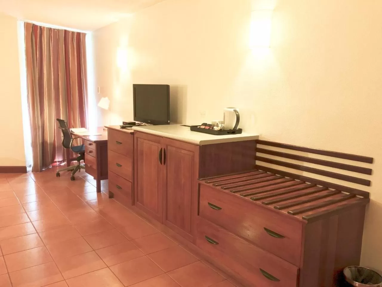 Queen Room with Two Queen Beds in Holiday Inn & Suites Port Moresby by IHG