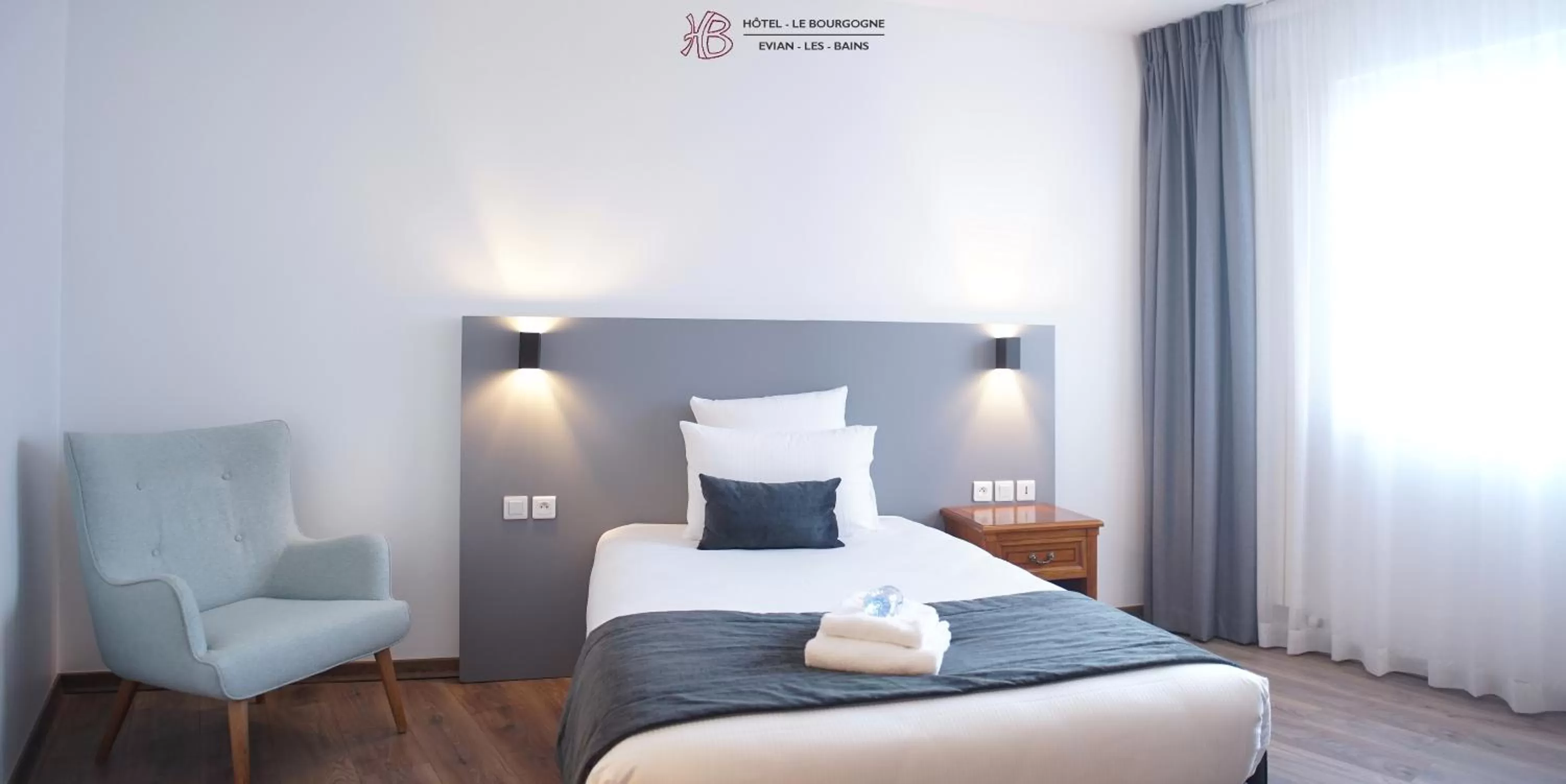 Bed in Hotel Le Bourgogne