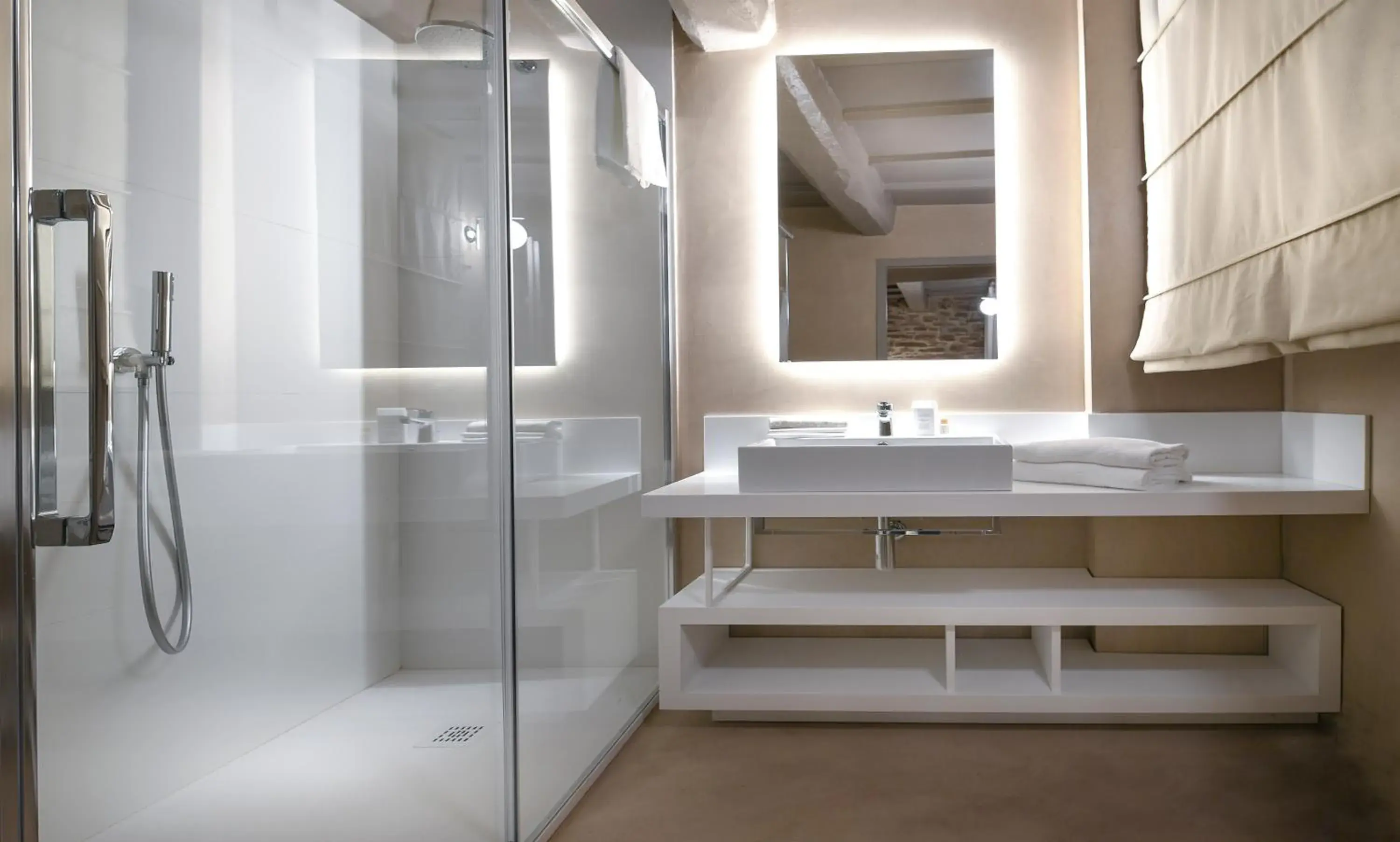 Shower, Bathroom in Le Silve di Armenzano