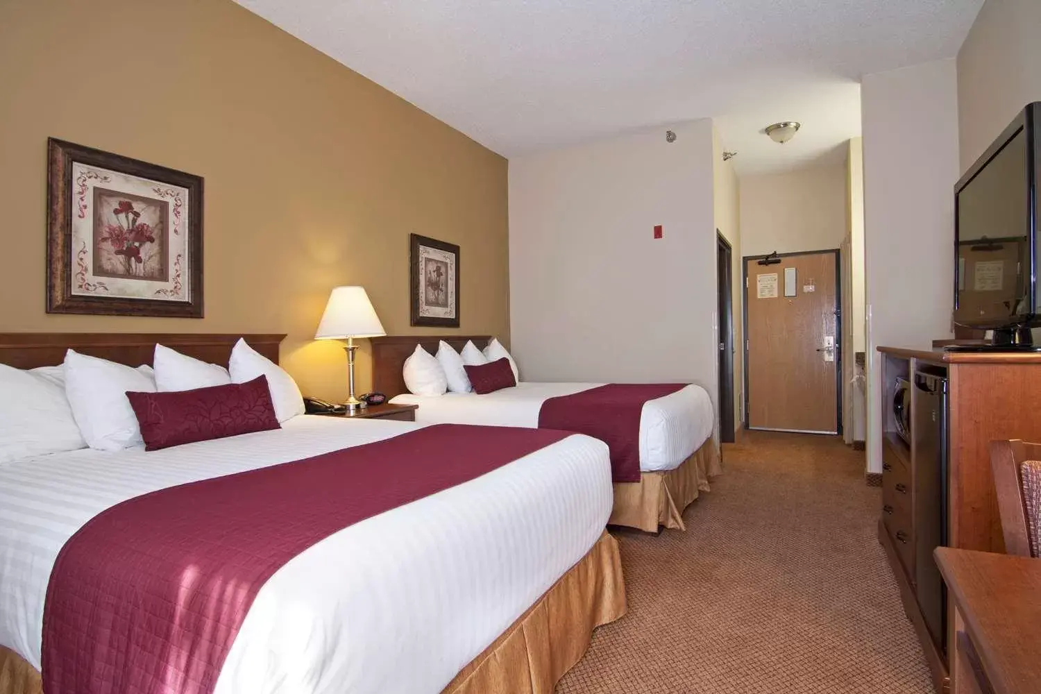 Bed in Best Western Plus Albert Lea I-90/I-35 Hotel