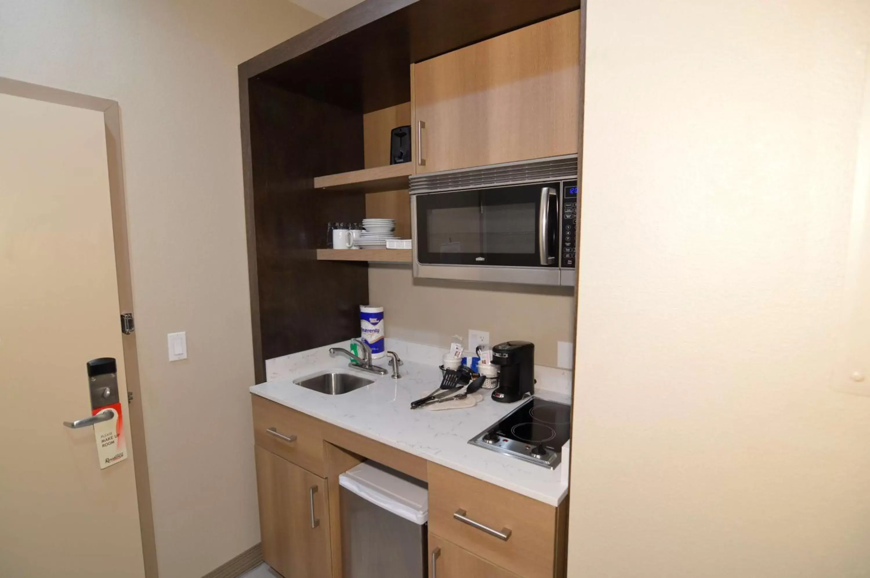 Photo of the whole room, Kitchen/Kitchenette in Best Western Executive Residency IH-37 Corpus Christi