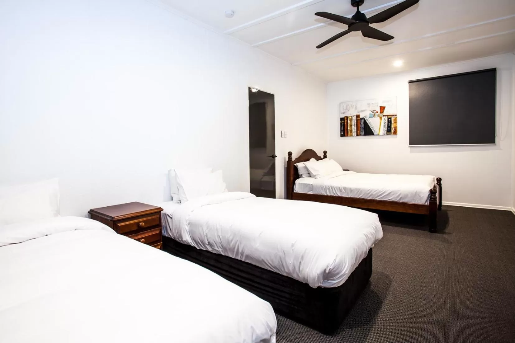 Bed in Darra Motel & Conference Centre