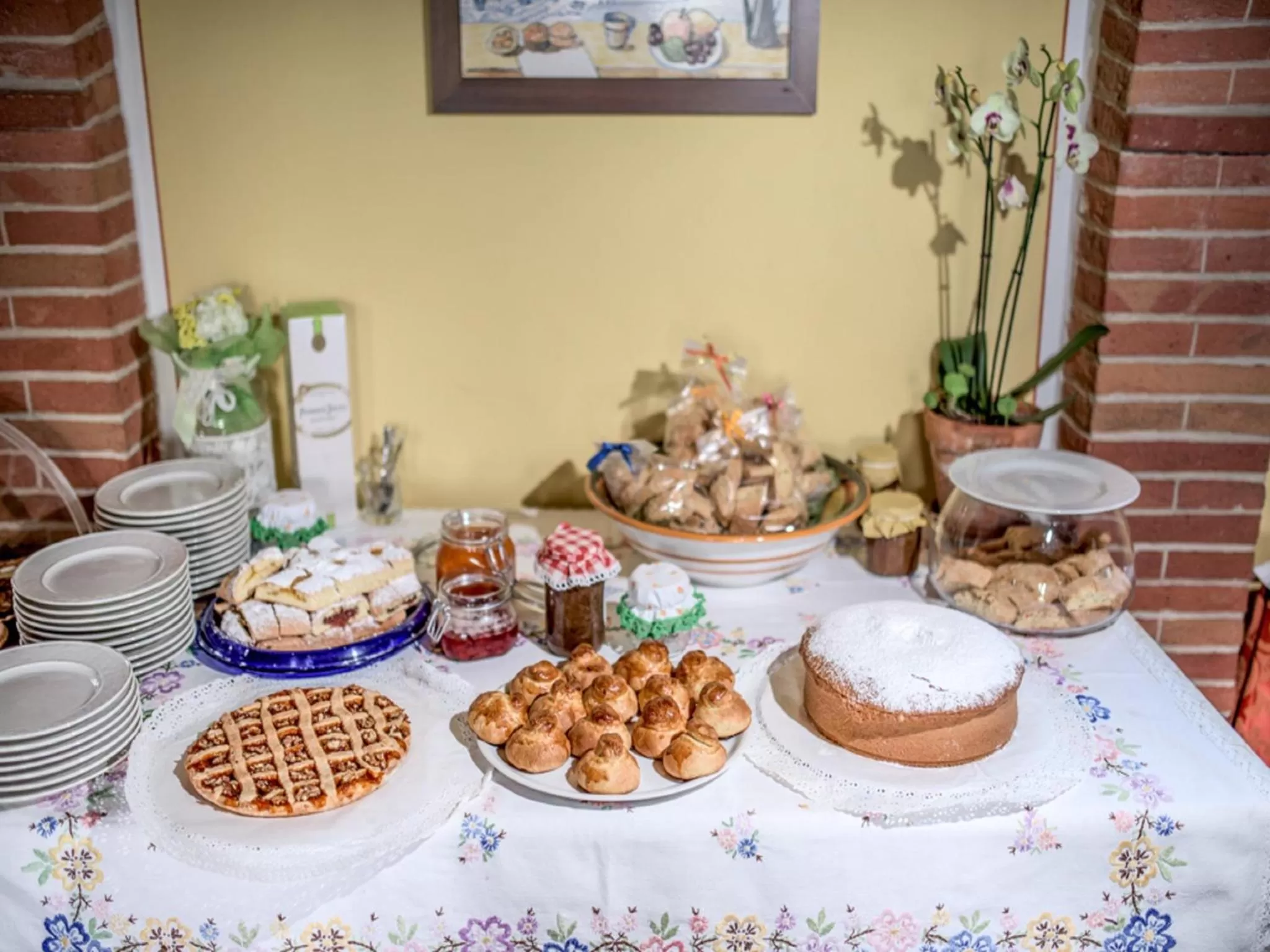 Buffet breakfast in Albergo La Foresteria