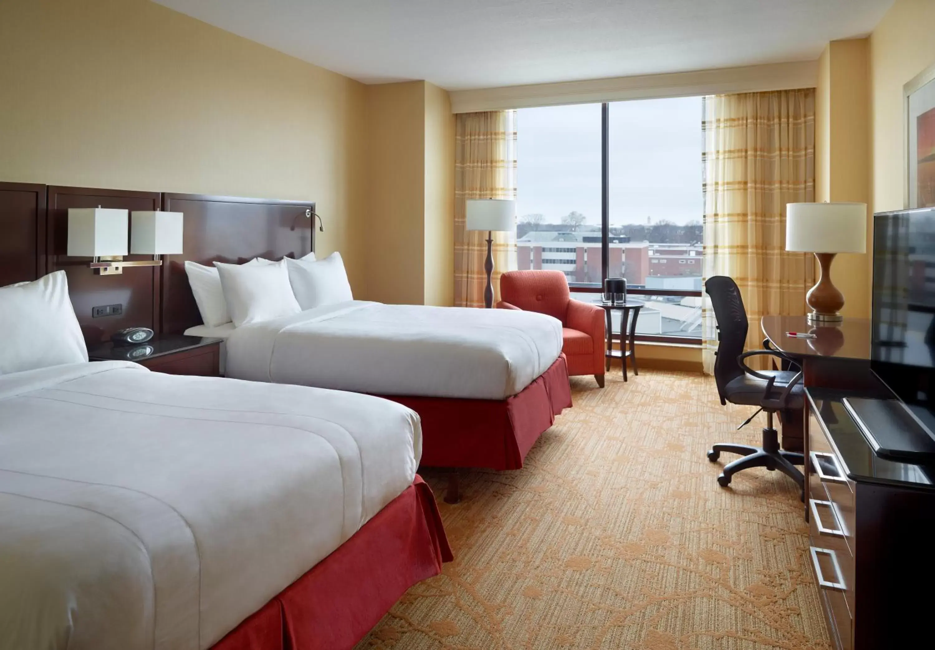 Bedroom in Marriott Bloomington Normal Hotel and Conference Center