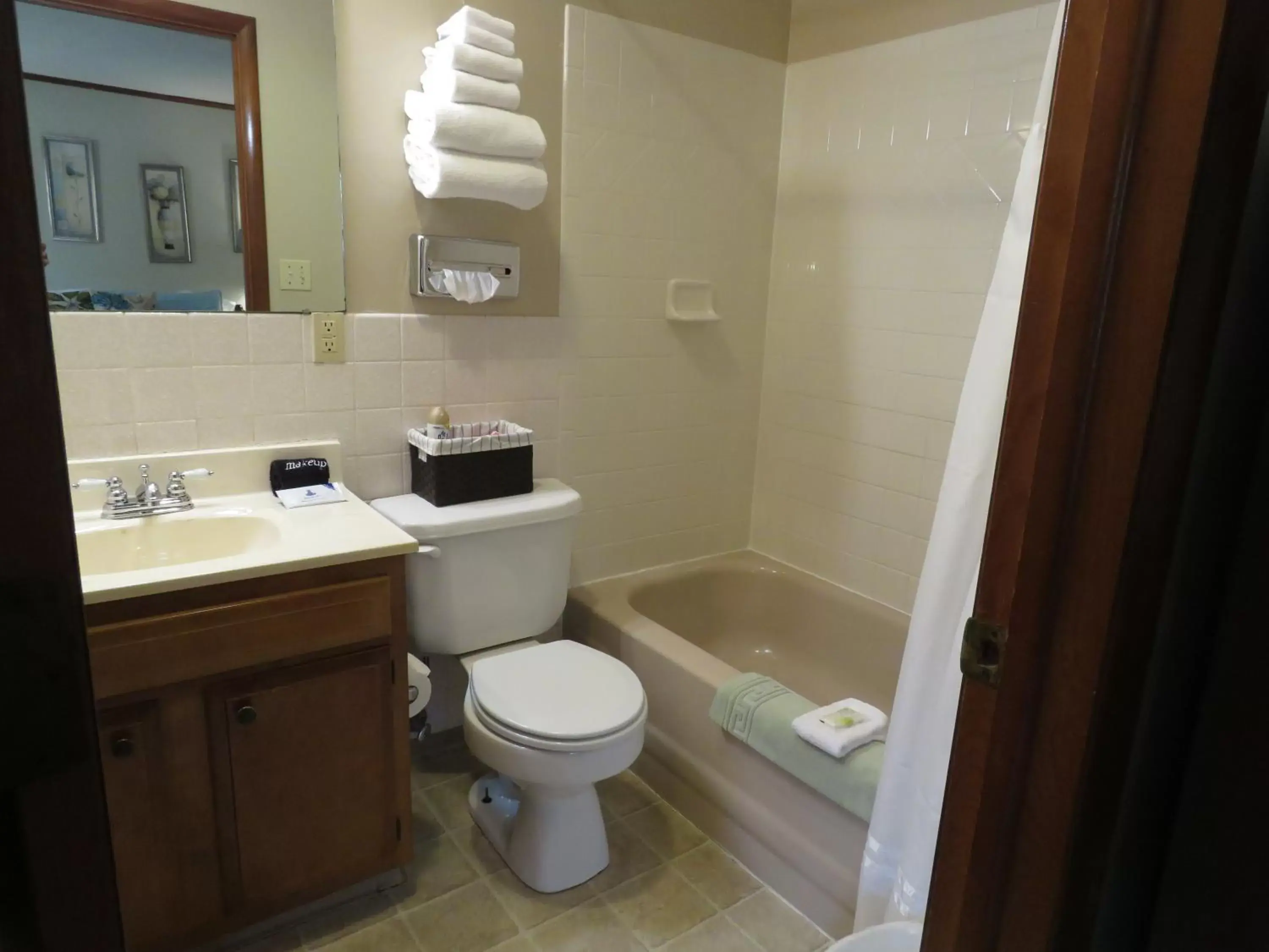 Shower, Bathroom in Tall Pines Inn