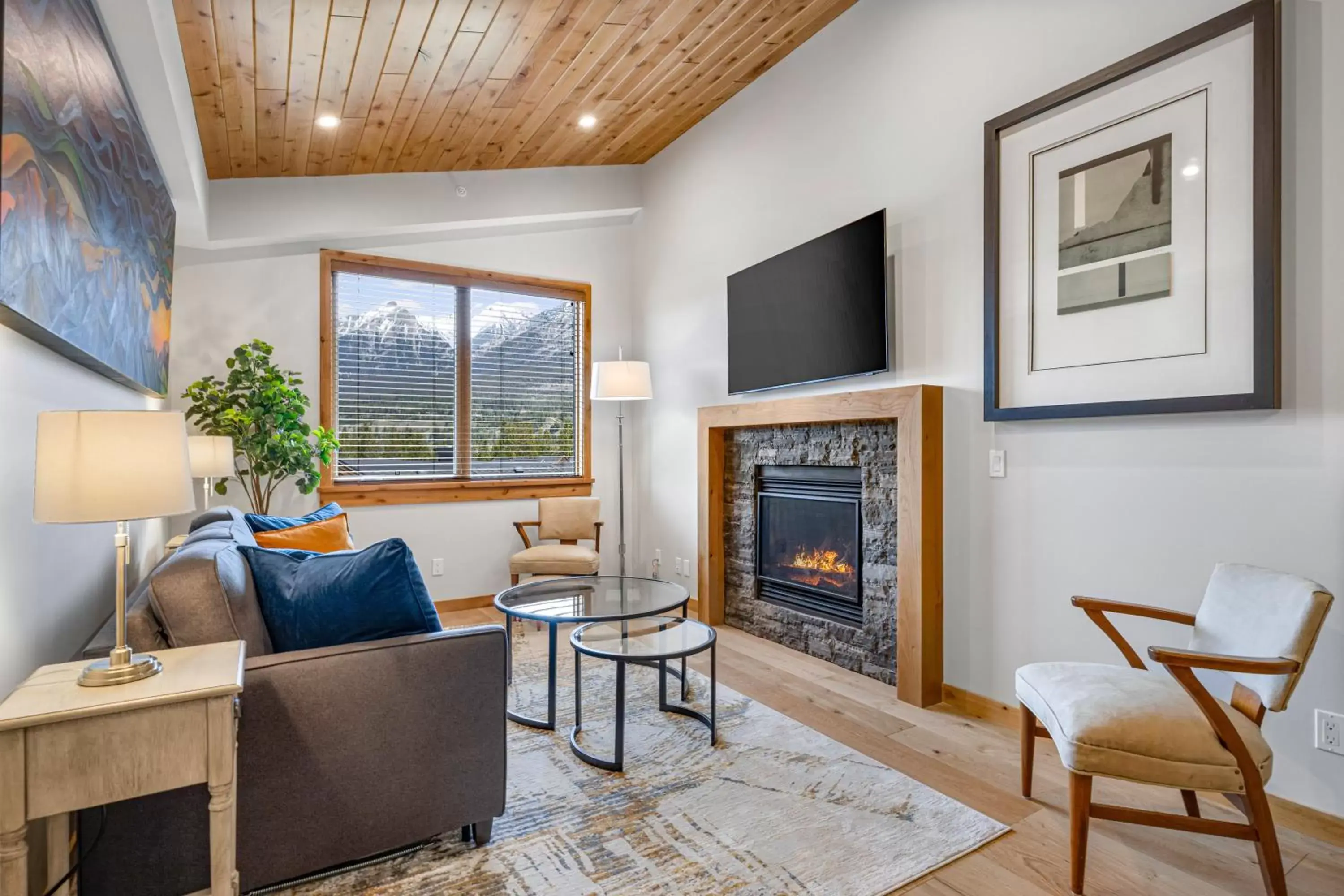 Living room, Seating Area in Tamarack Lodge by Spring Creek Vacations