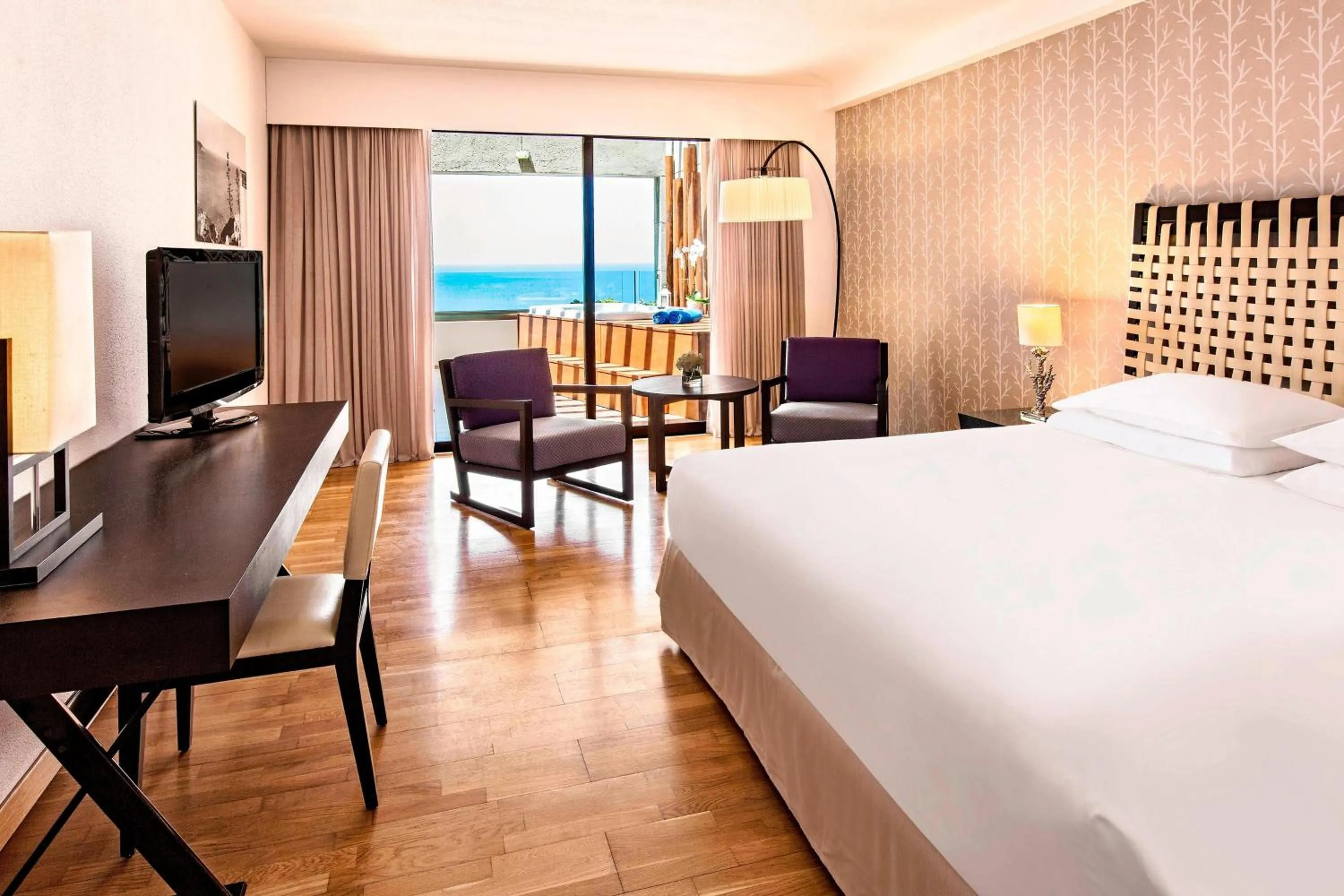 Photo of the whole room, Bed in Sheraton Rhodes Resort