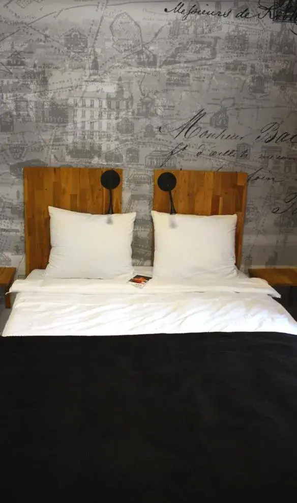 Bed in Clarion Collection Hotel Bristol