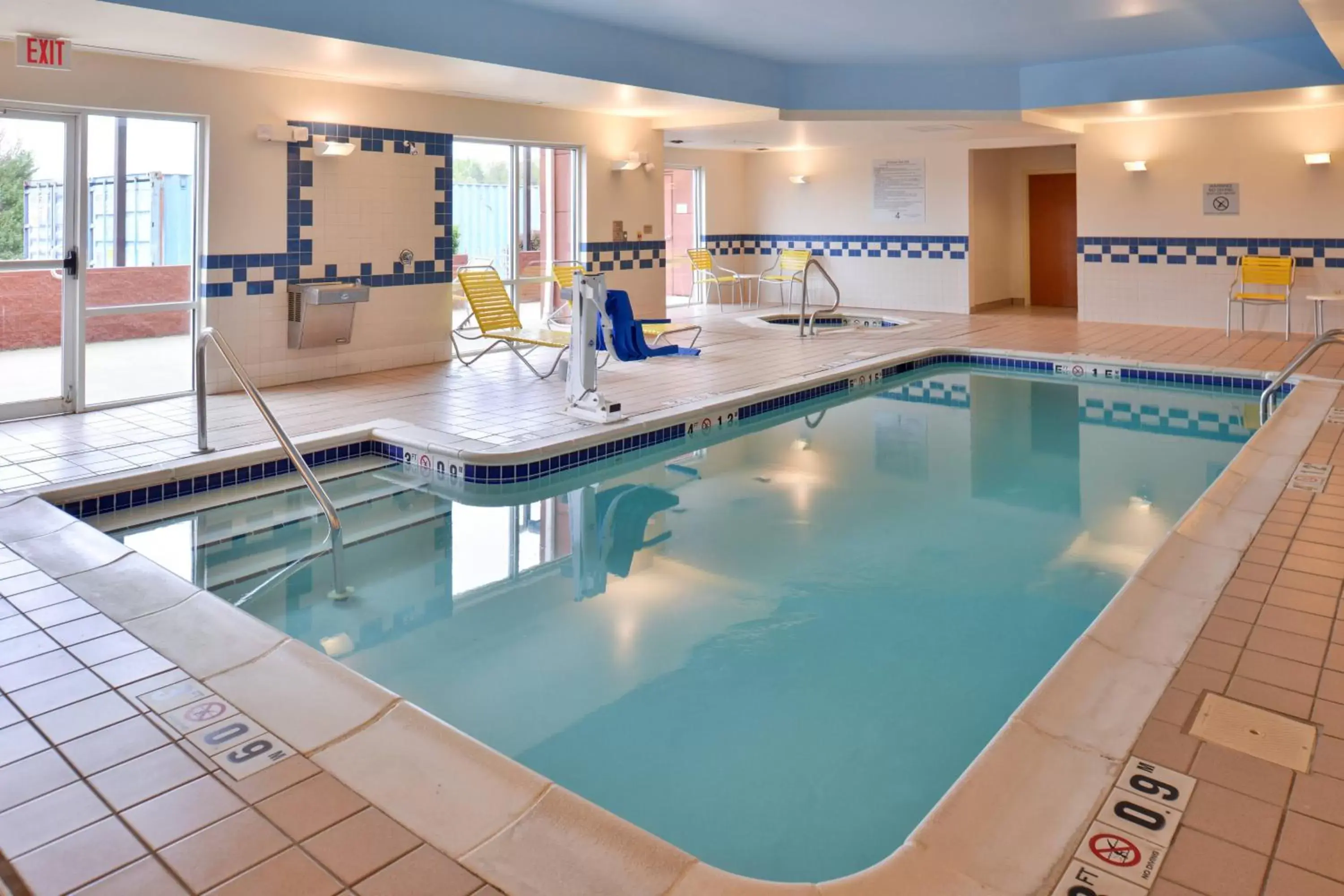 Swimming Pool in Fairfield Inn and Suites by Marriott Birmingham / Bessemer