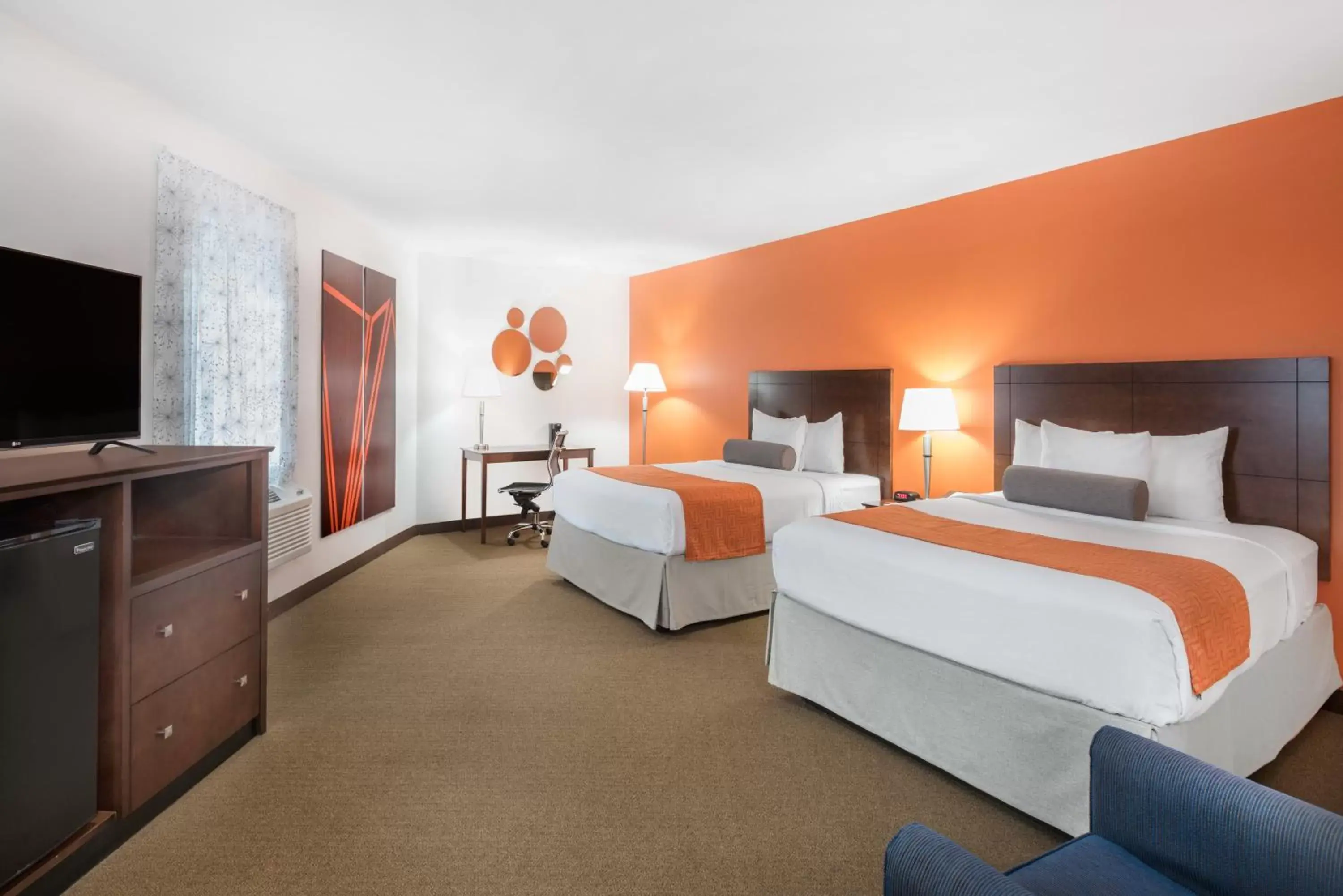 Queen Room with Two Queen Beds - Non-Smoking in Howard Johnson by Wyndham Quincy/ Boston Queen Room with Two Queen Beds - Non-Smoking in Howard Johnson by Wyndham Quincy/ Boston