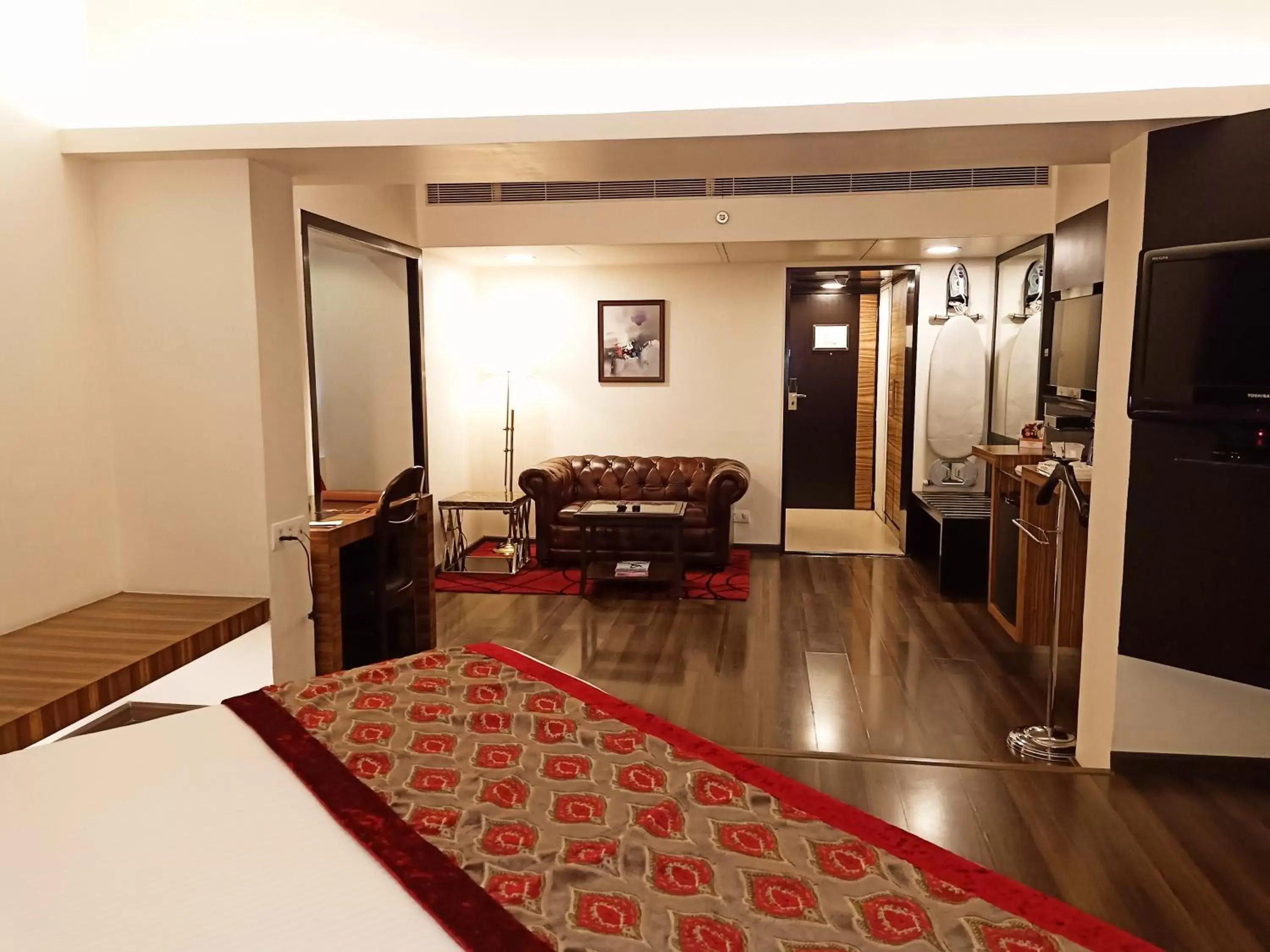 Bed, Seating Area in Fortune Inn Haveli, Gandhinagar - Member ITC's Hotel Group