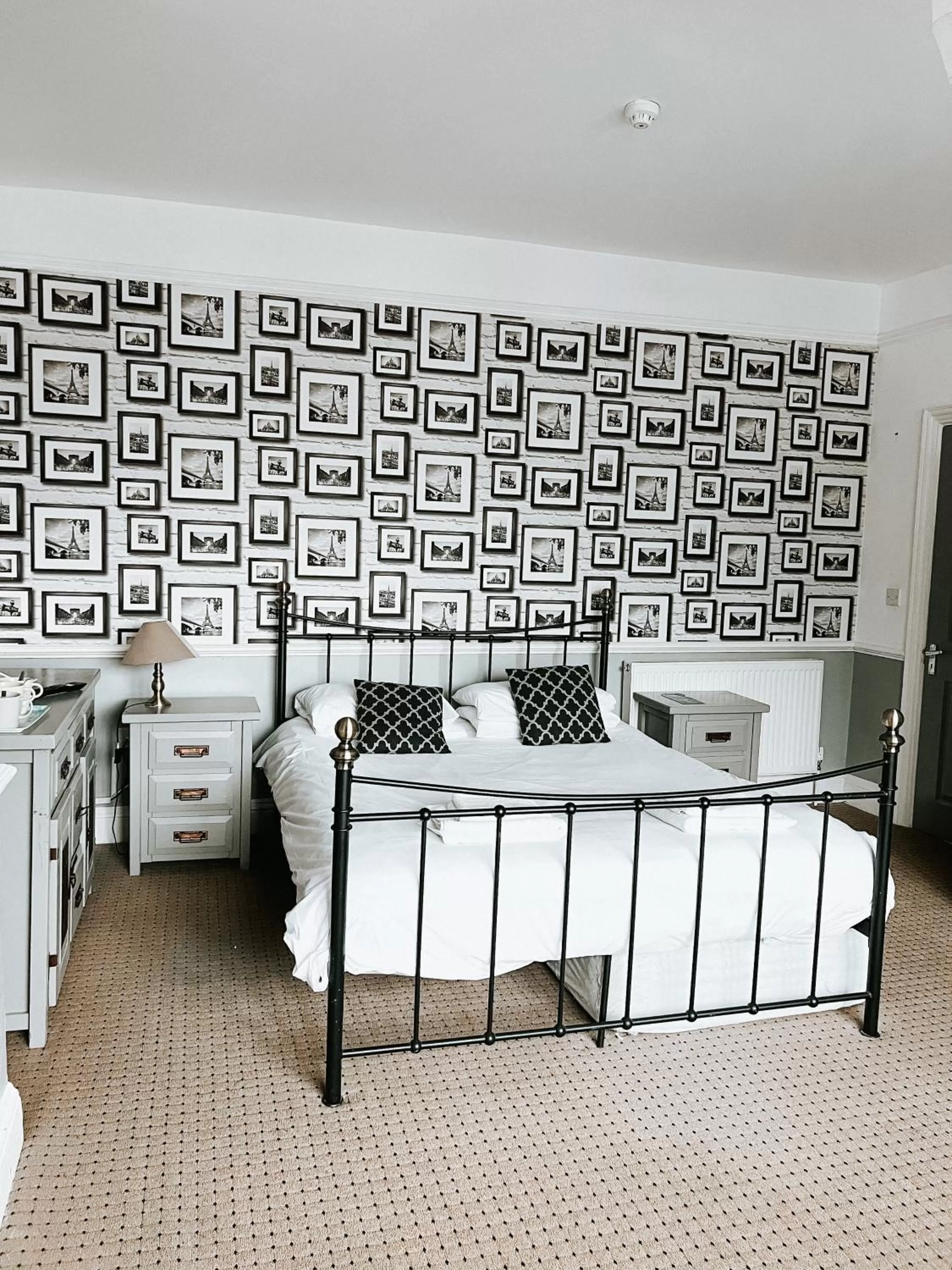 Bed in The Red Lion Inn