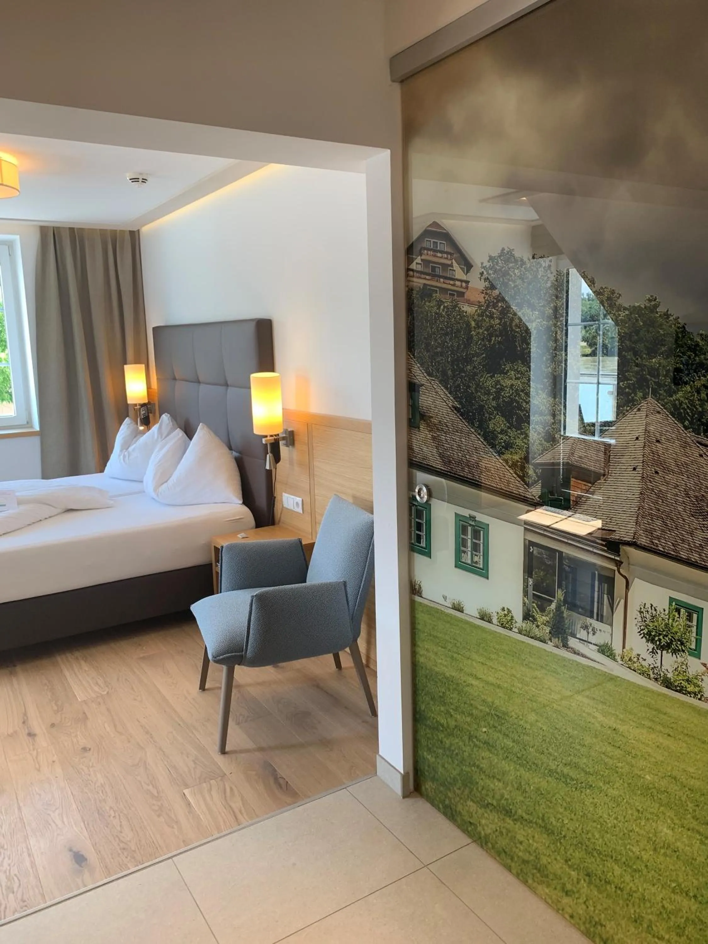 Photo of the whole room, Bed in Hotel Donauhof