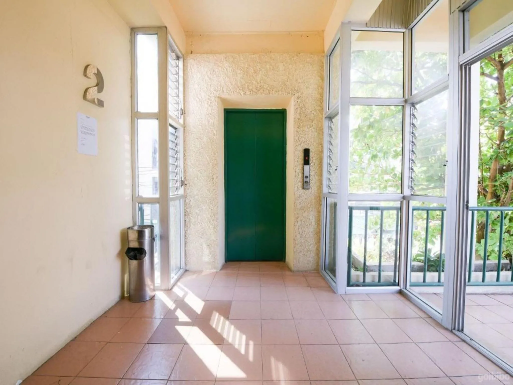 Area and facilities in Shagwell Mansions