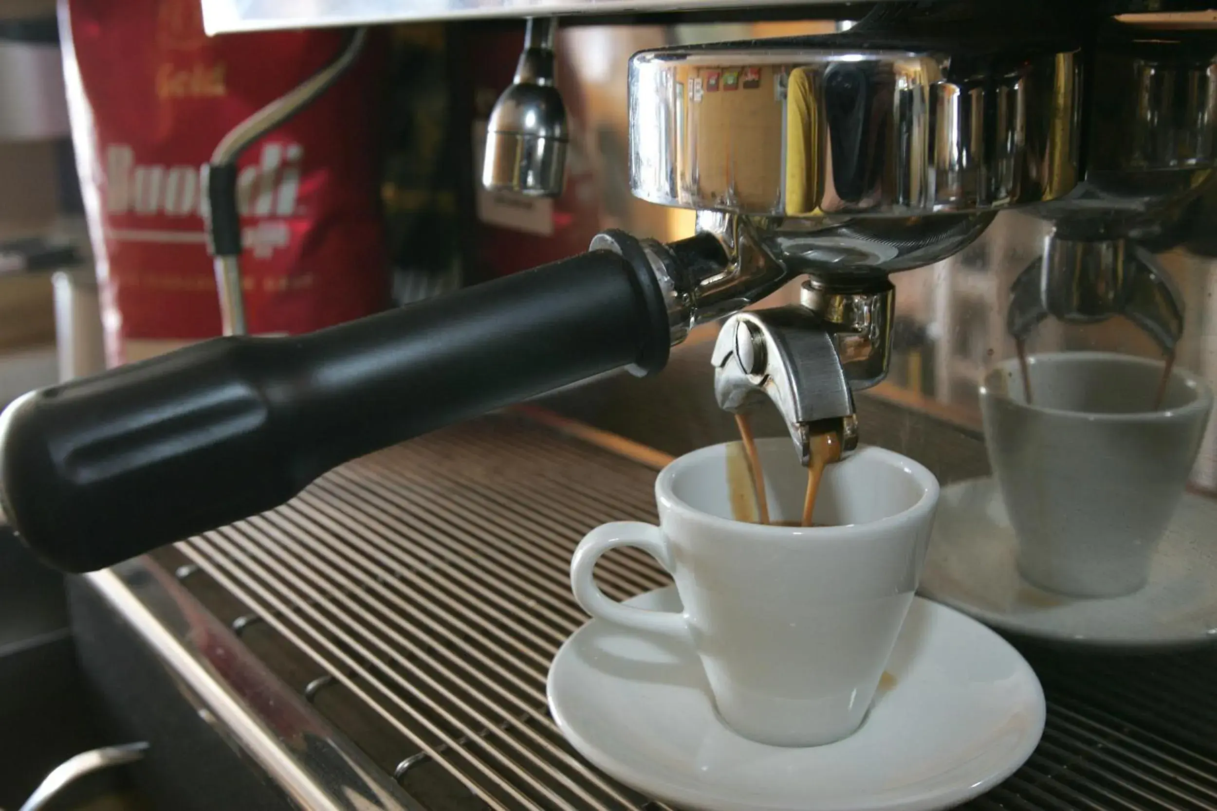 Coffee/tea facilities, Drinks in Dolphin Inn Guesthouse