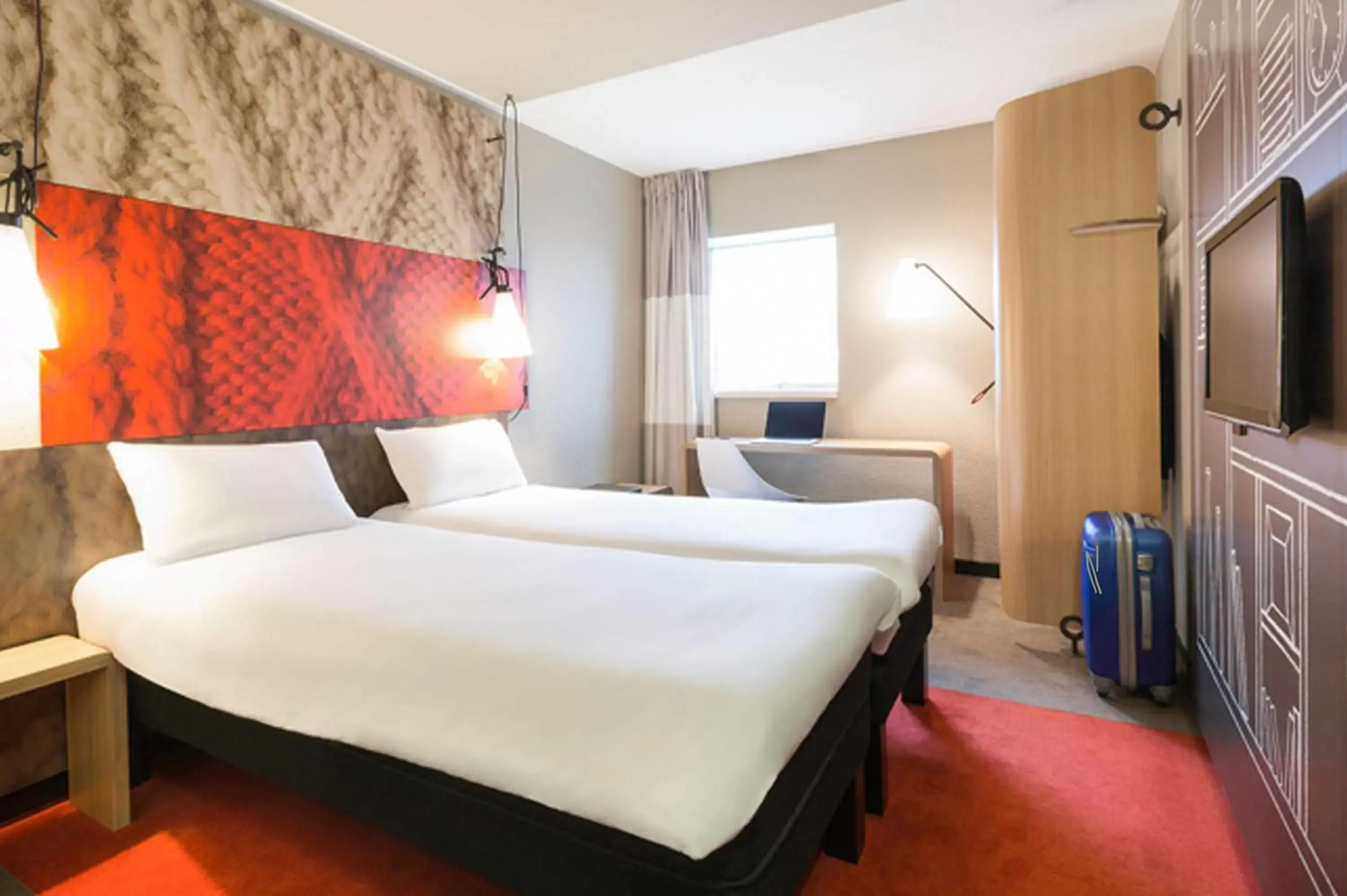 Staff, Bed in ibis Quimper