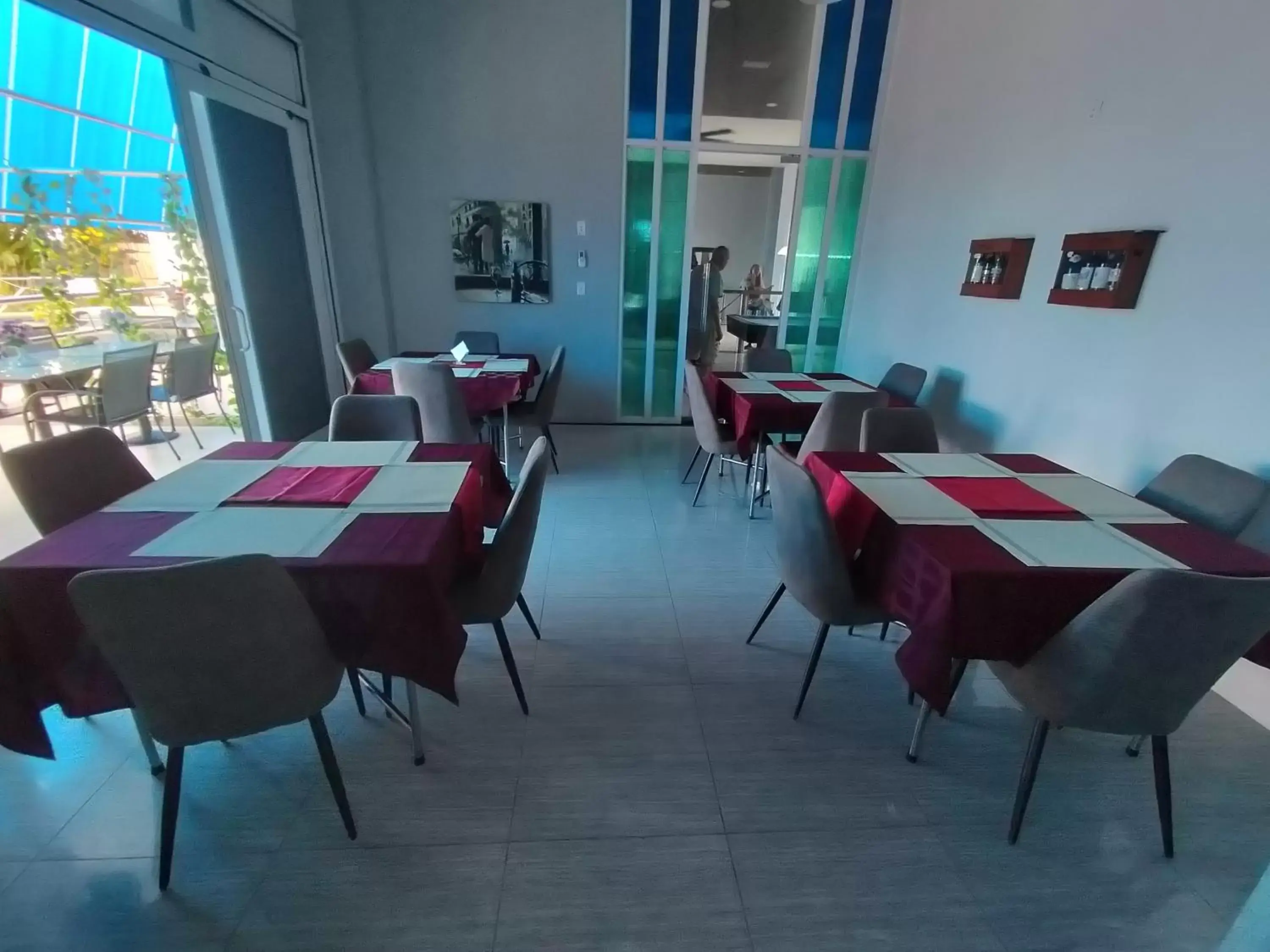 Restaurant/places to eat in Panglao Sea Resort - Tangnan Restaurant/places to eat in Panglao Sea Resort - Tangnan