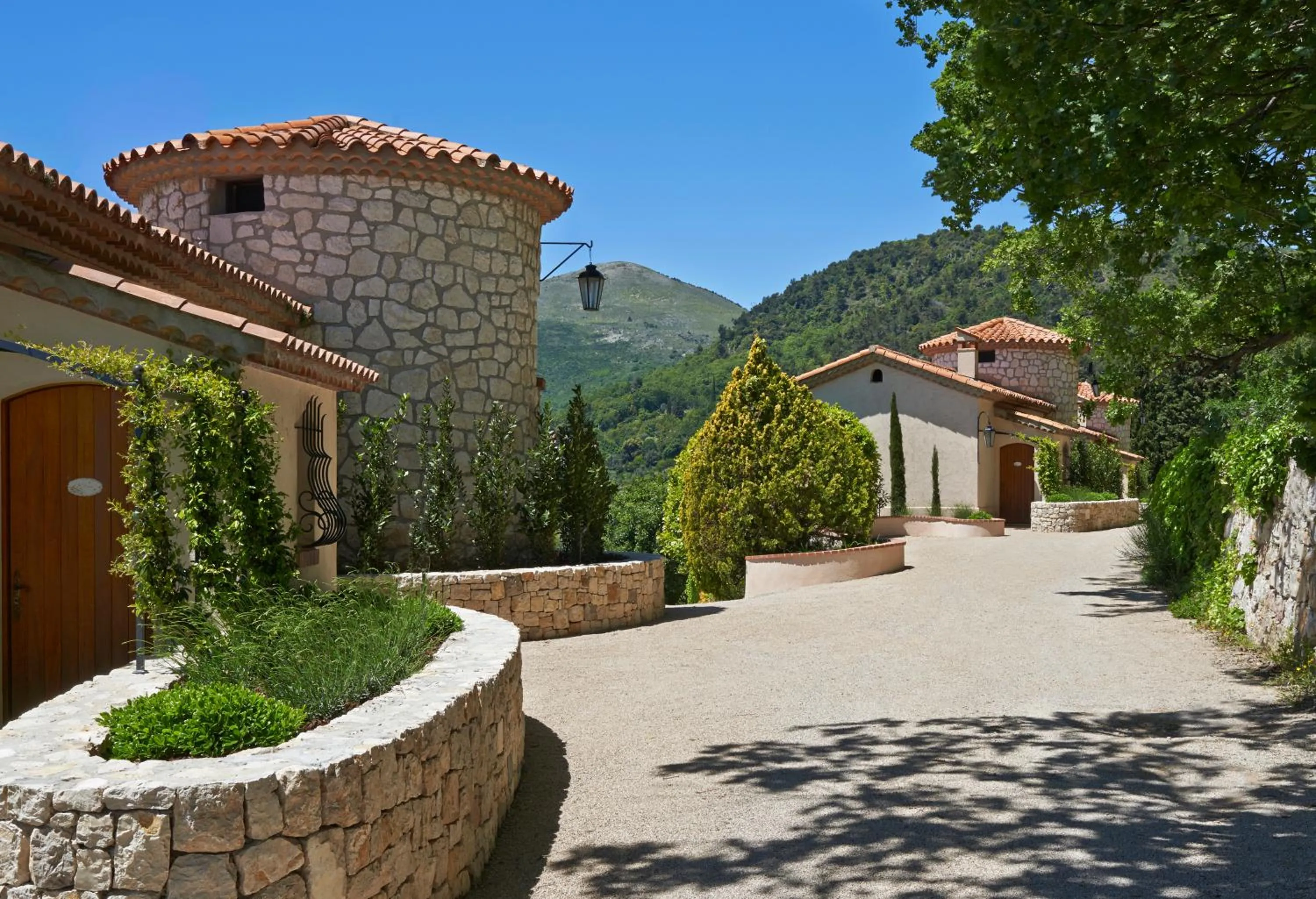 Facade/entrance in Château Saint-Martin & Spa, Oetker Hotels