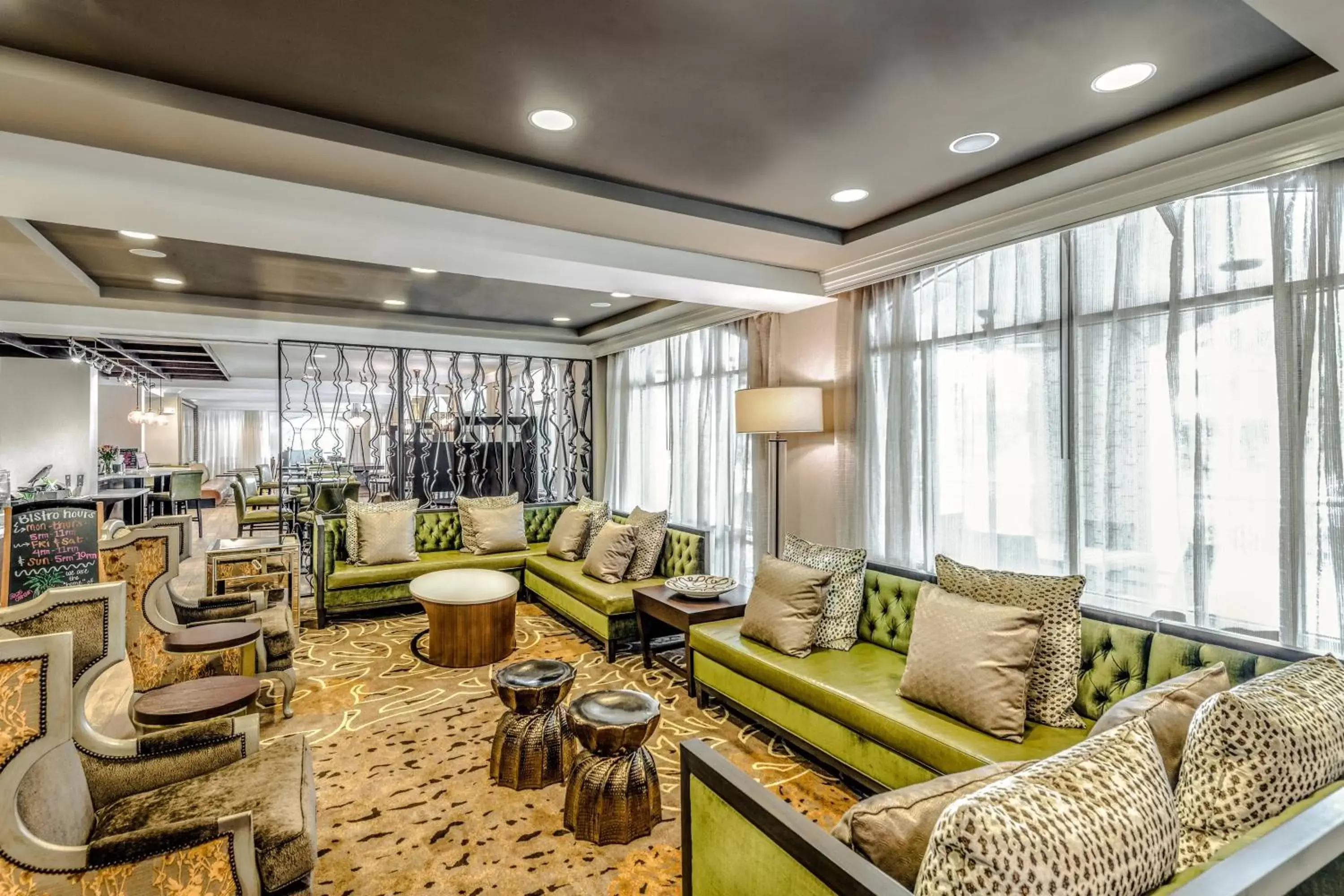 Lobby or reception, Seating Area in Courtyard by Marriott Charleston Historic District