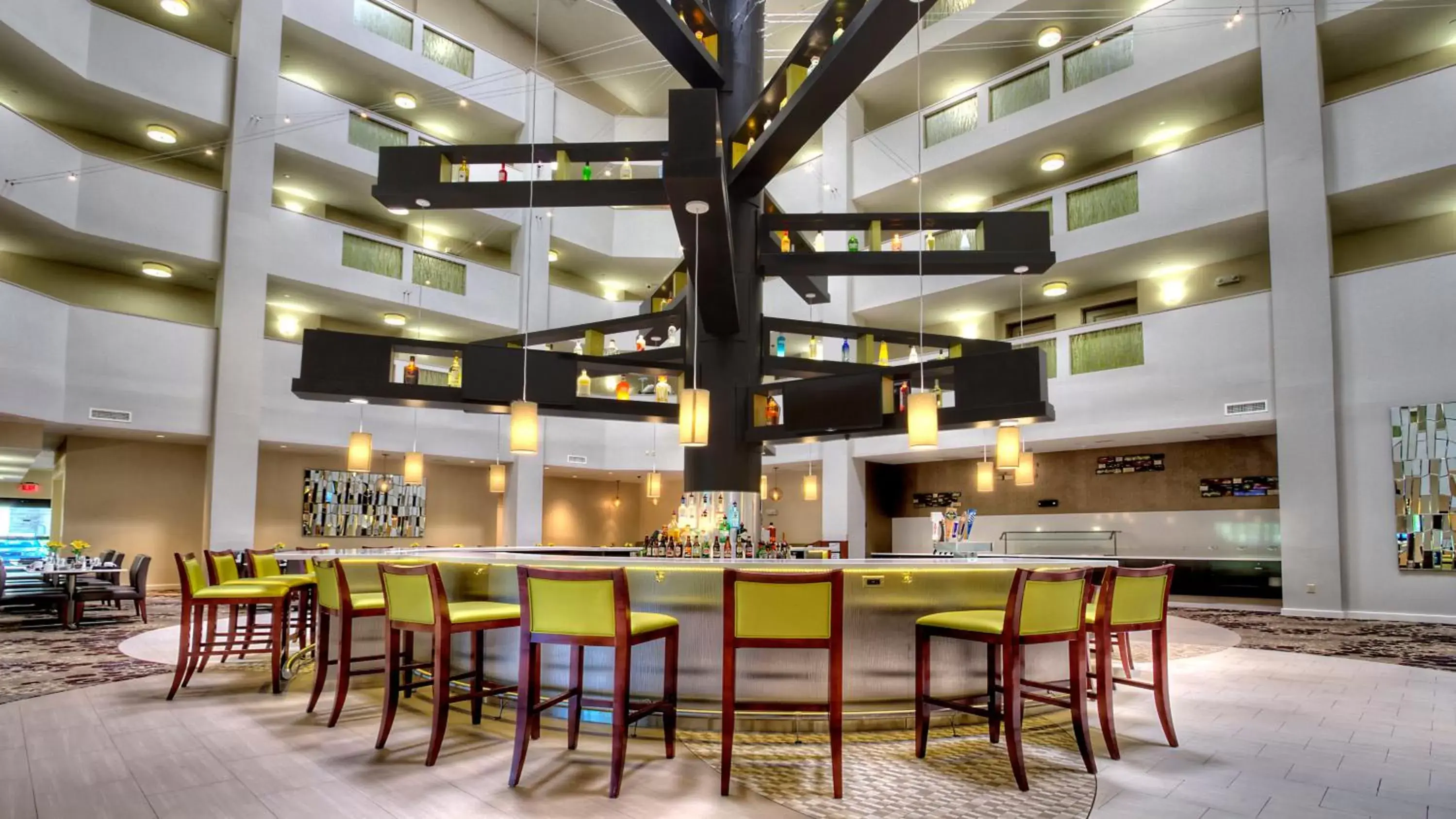 Lounge or bar, Restaurant/Places to Eat in Holiday Inn & Suites Tupelo North, an IHG Hotel