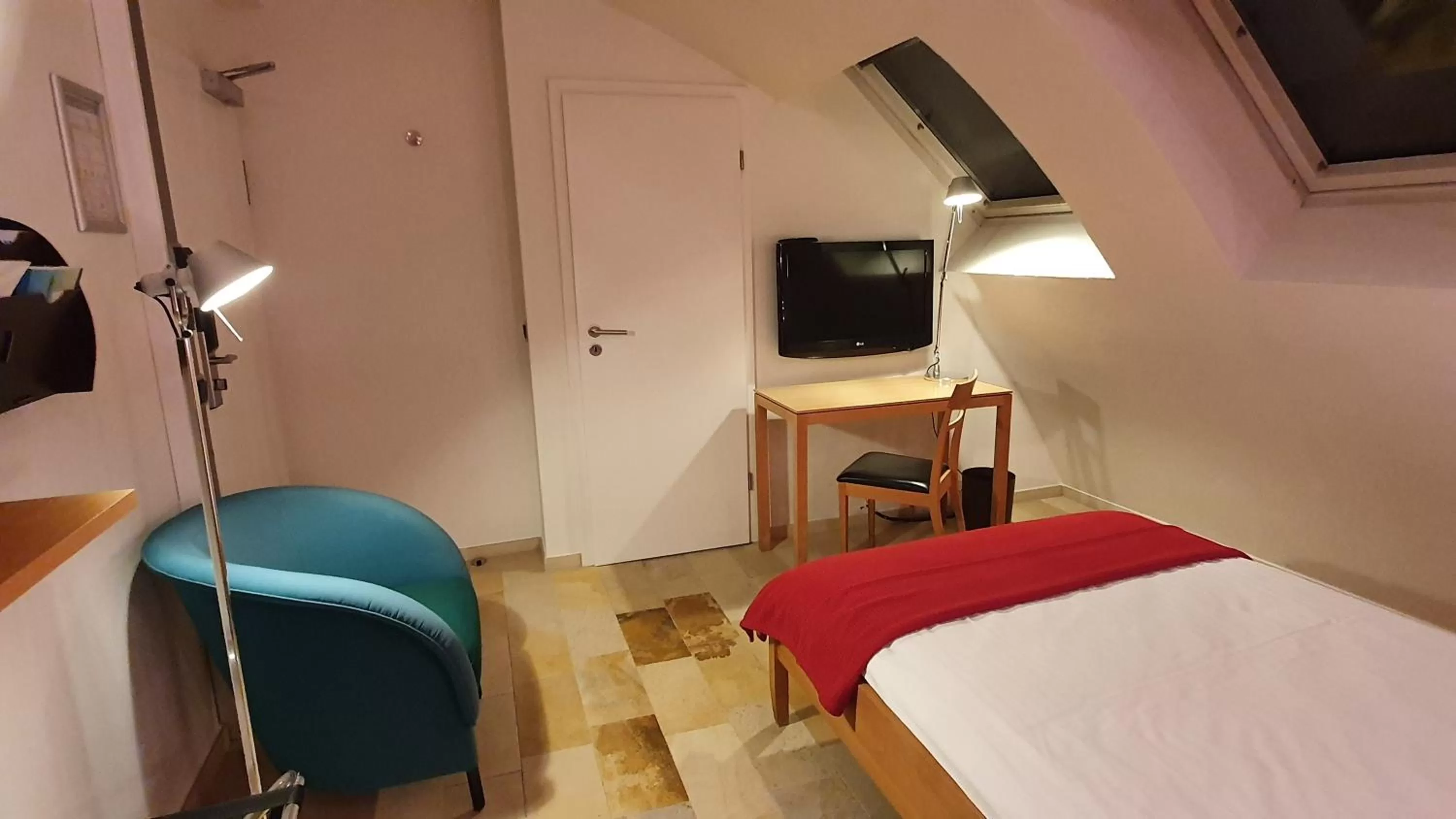 Photo of the whole room, Bed in Domaine Leidinger