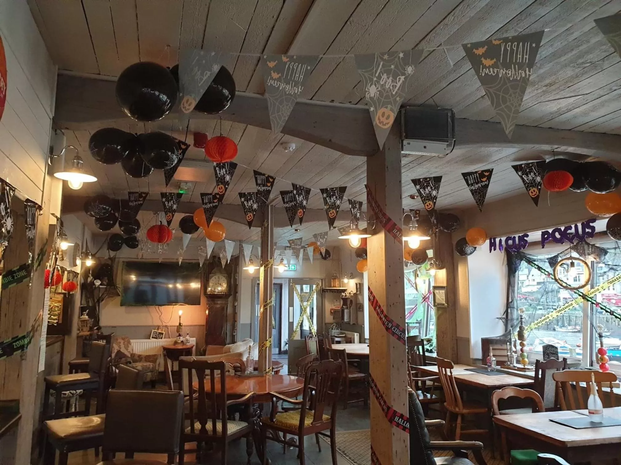 Lounge or bar, Restaurant/Places to Eat in The Harbour Moon