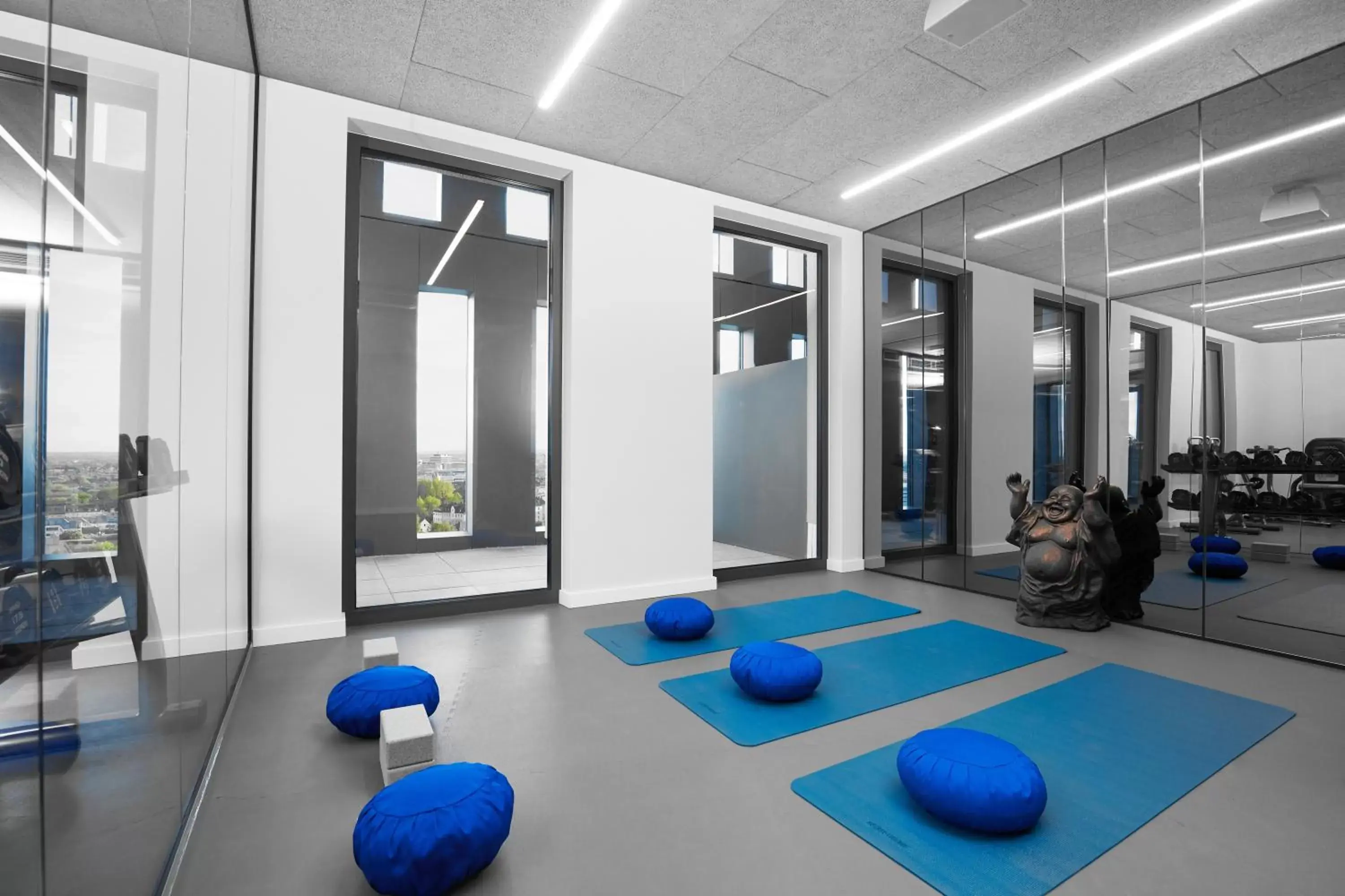 Fitness centre/facilities in HYPERION Hotel München Fitness centre/facilities in HYPERION Hotel München