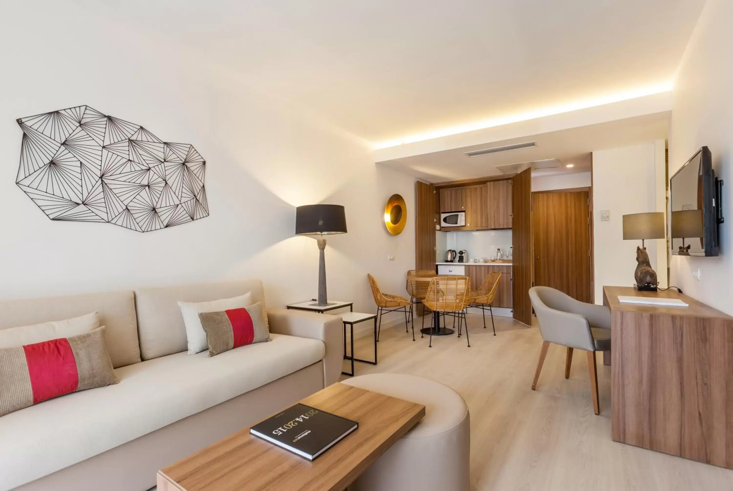 Living room, Seating Area in Zafiro Palace Alcudia