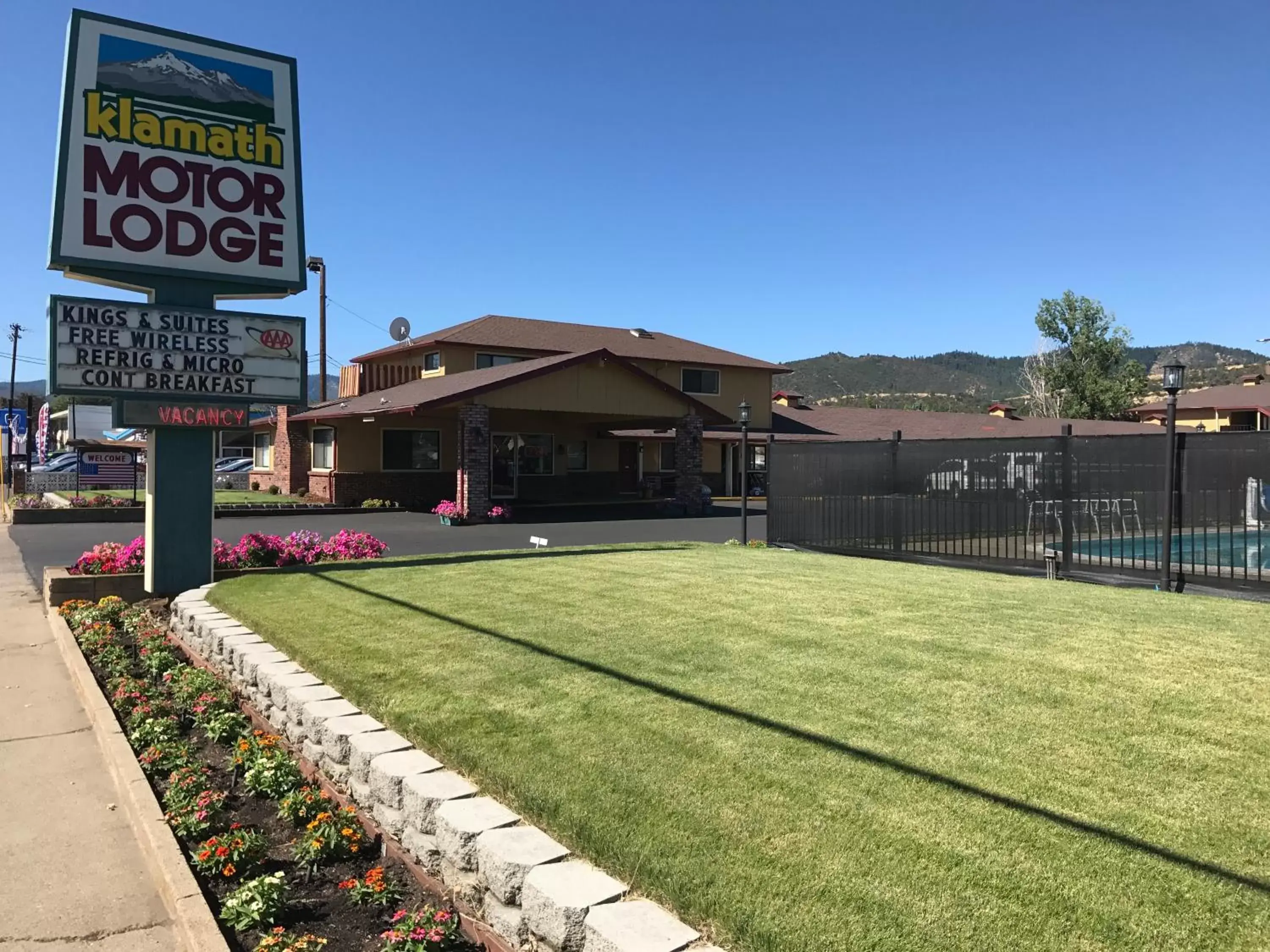 Property Building in Klamath Motor Lodge