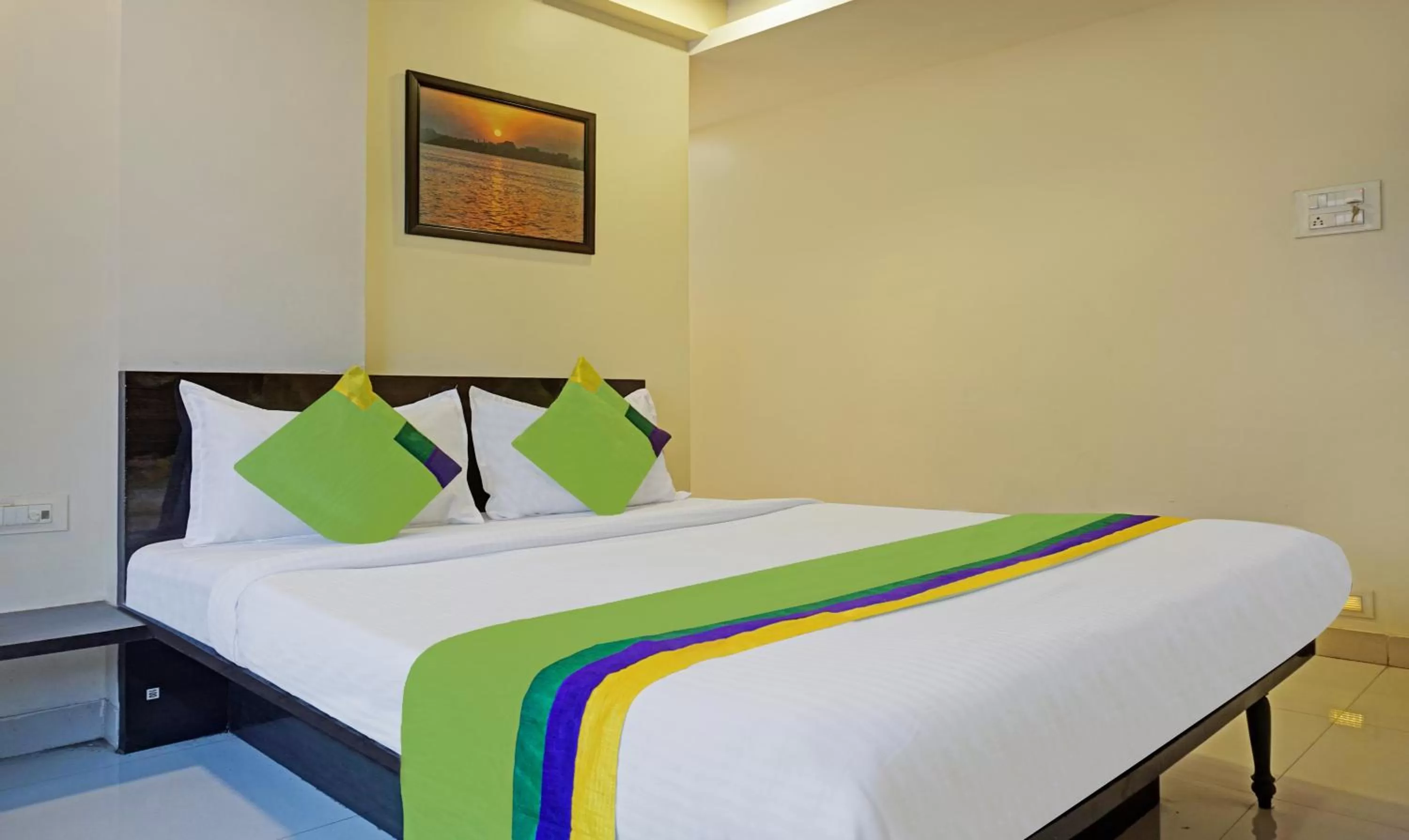 Bed in Treebo Trend Chetan Executive Hadapsar Phursungi