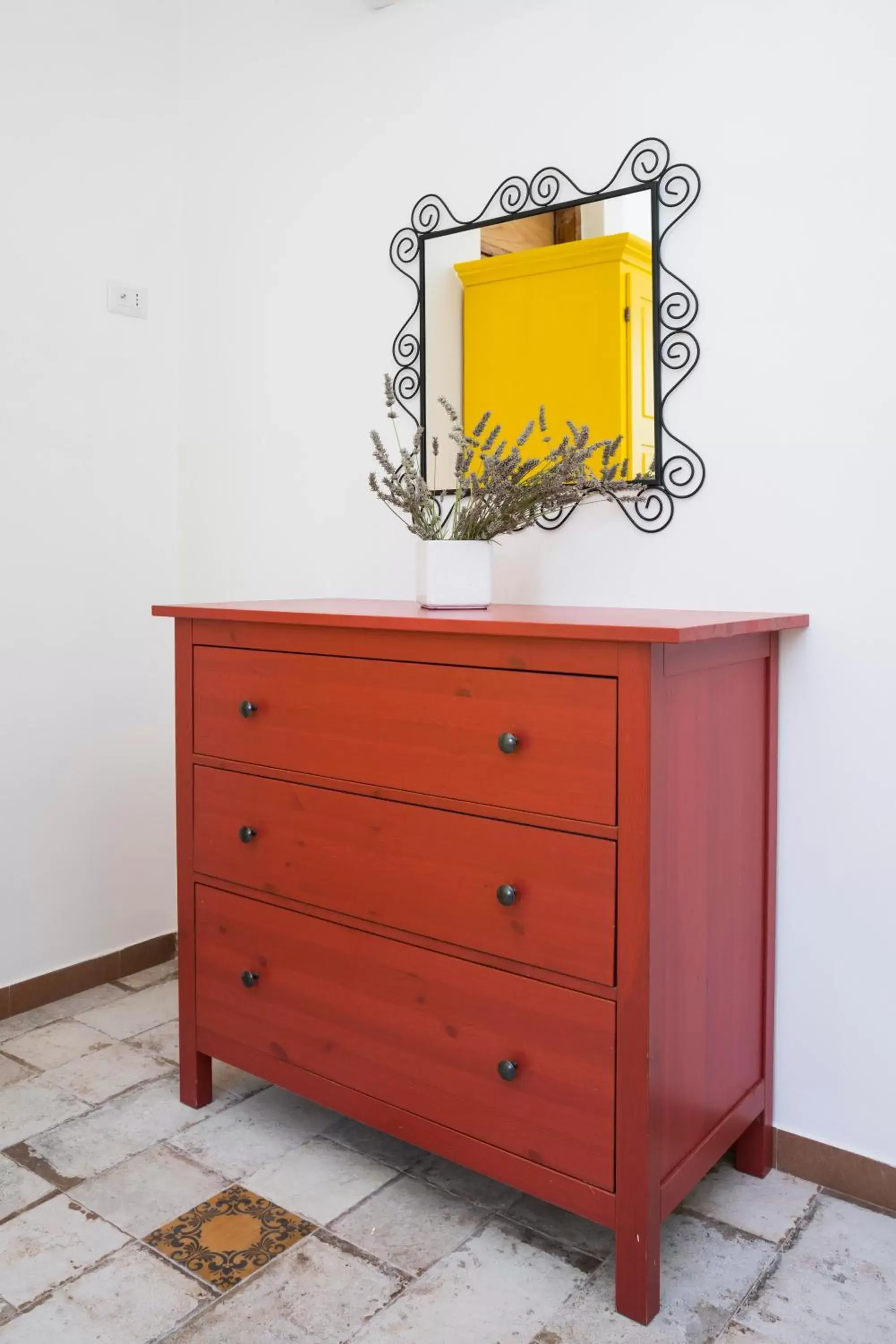 Decorative detail, TV/Entertainment Center in B&B Albachiara Casa di Campagna