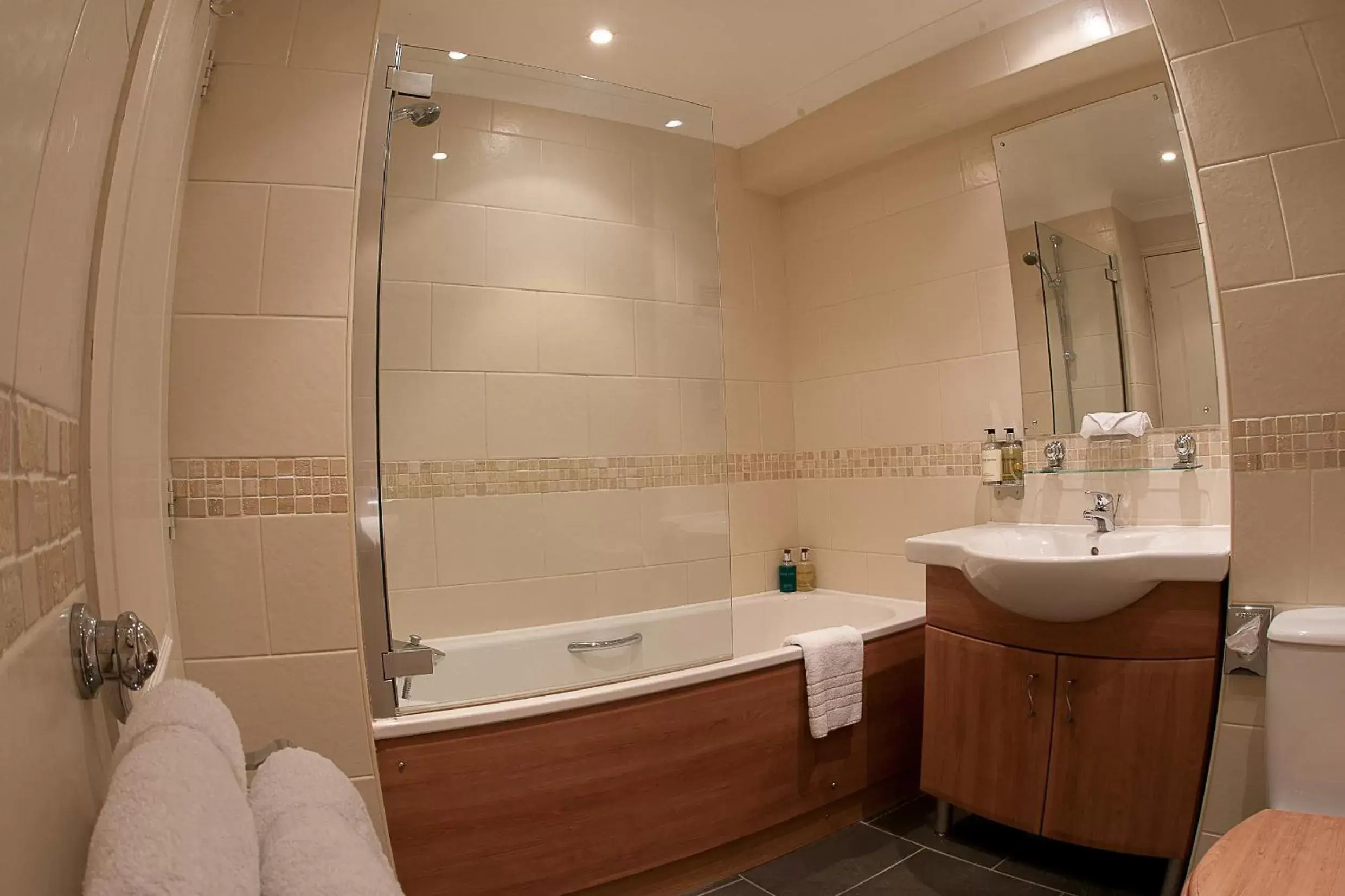 Bathroom in Stirrups Hotel