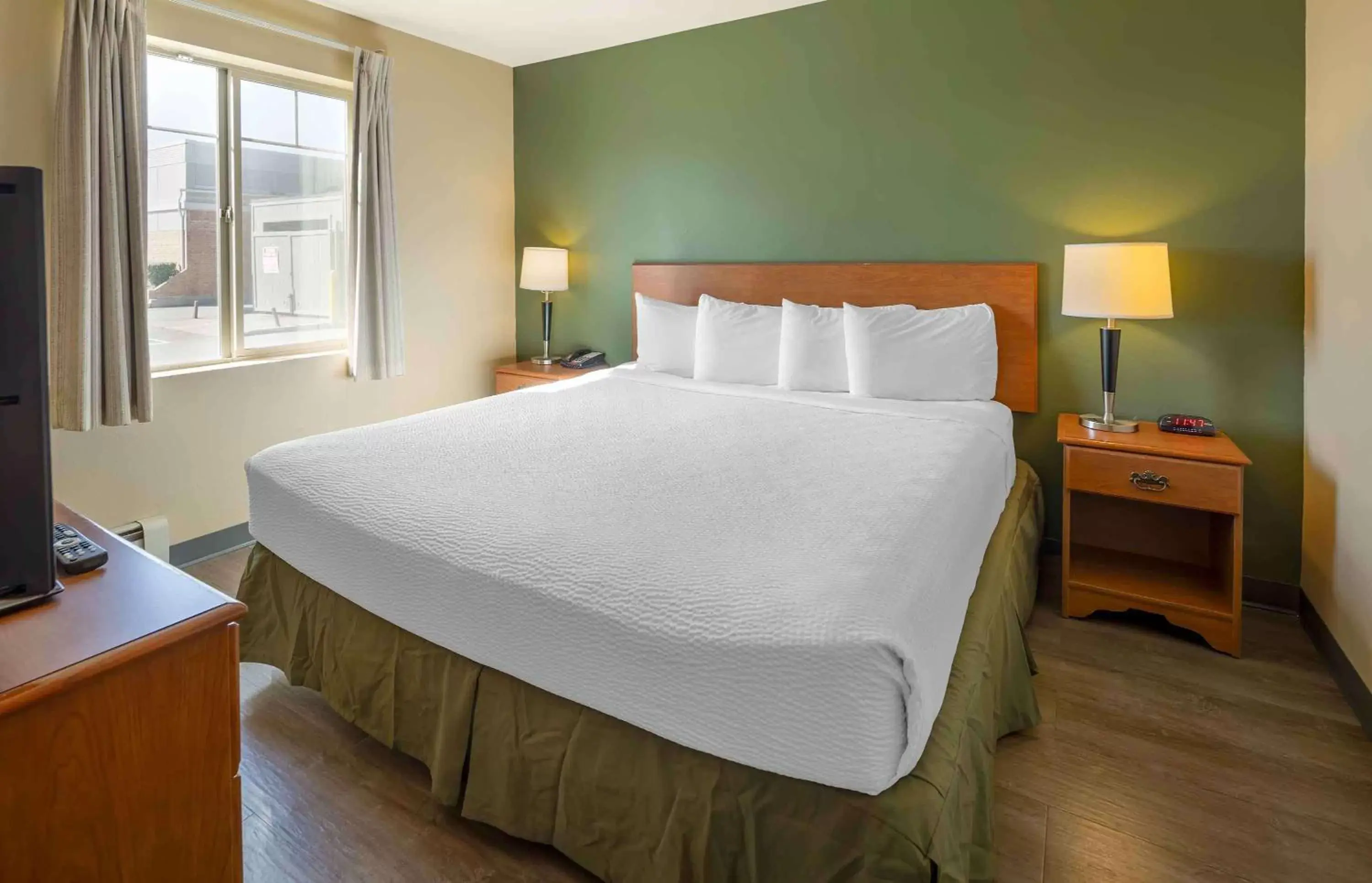 Bedroom, Bed in Extended Stay America Suites - Anchorage - Midtown