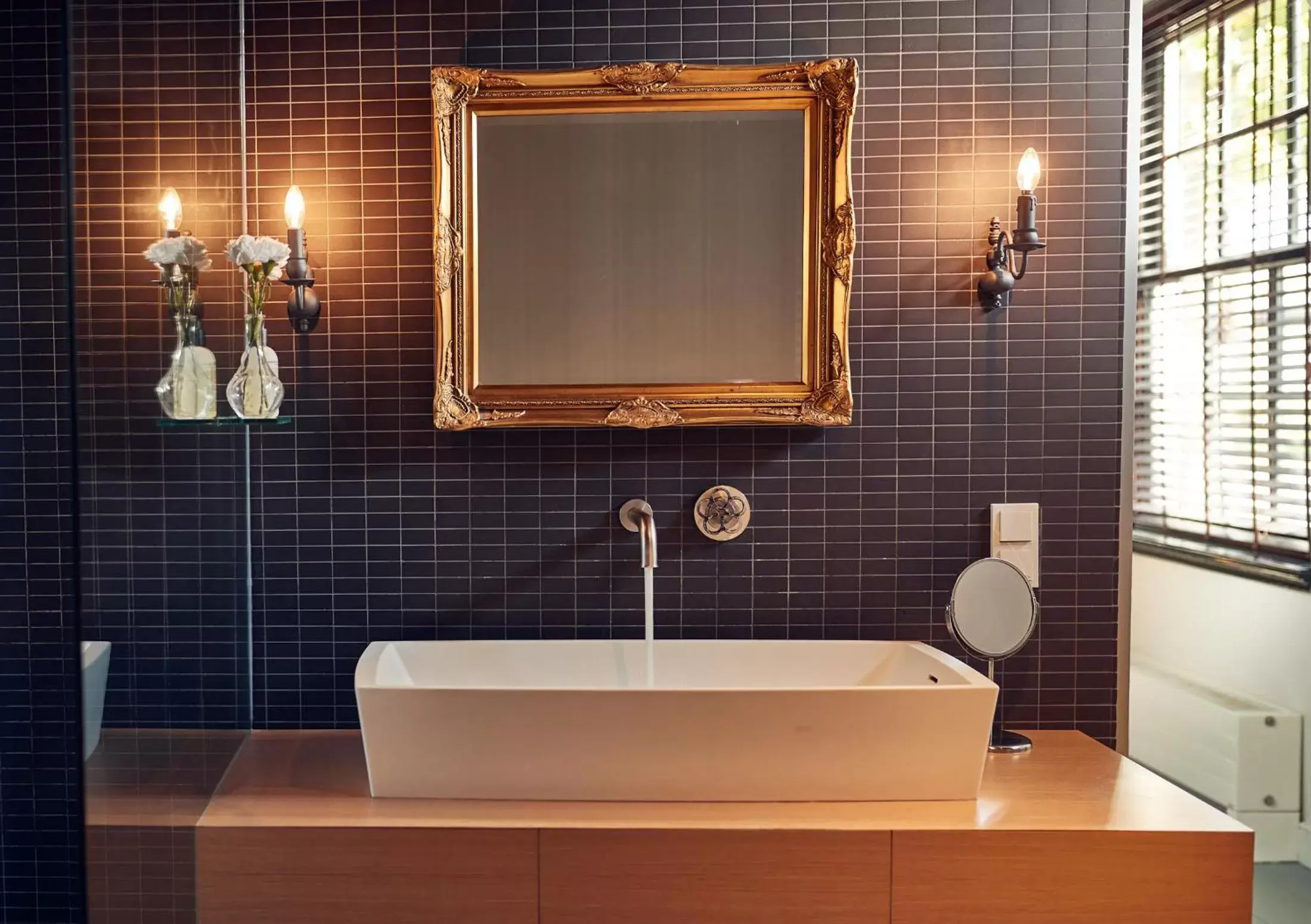 Bathroom in HUISJES AAN DE AMSTEL - Your home away from home