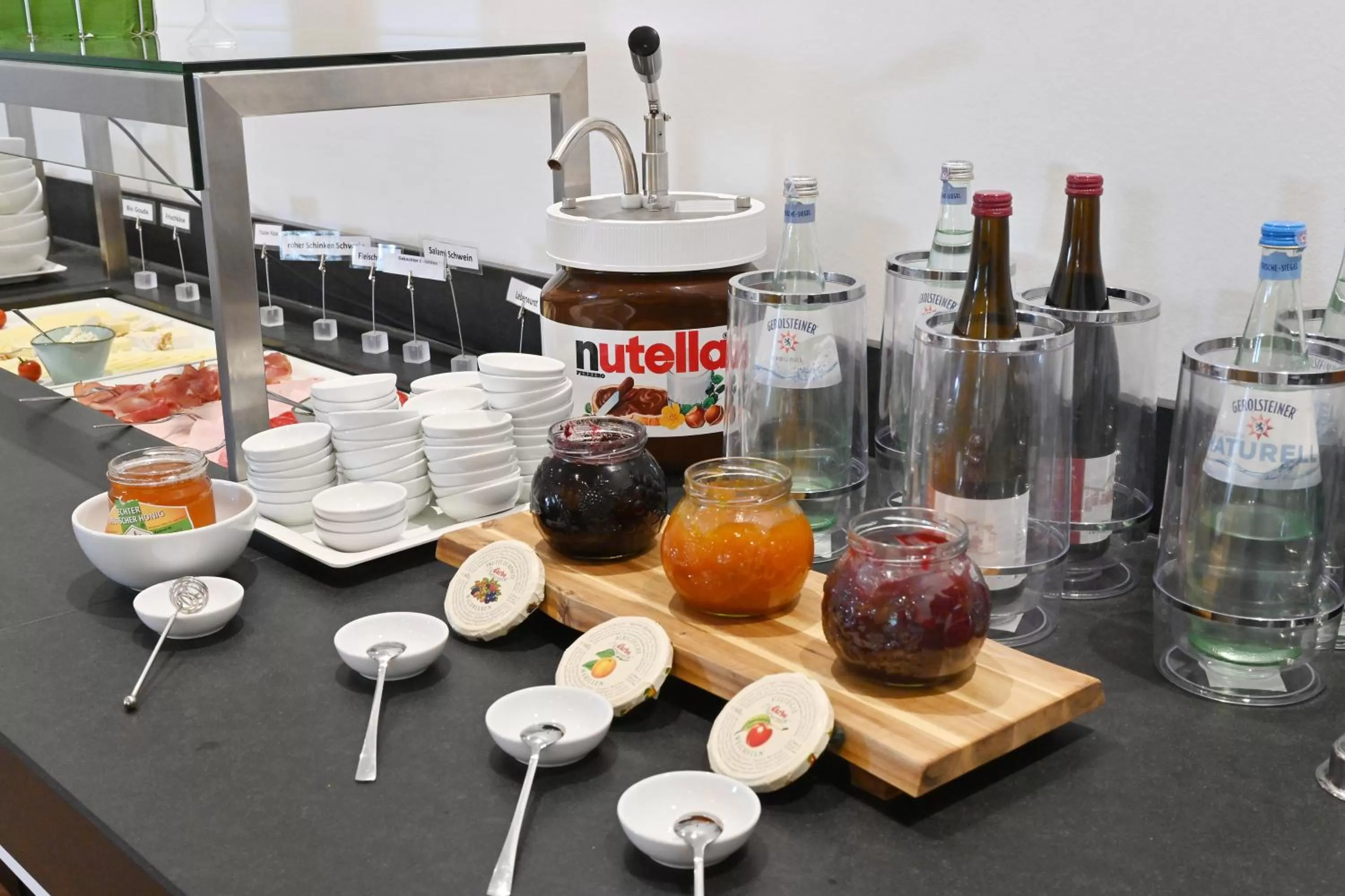 Breakfast in Bethel Hotel zum Weinberg